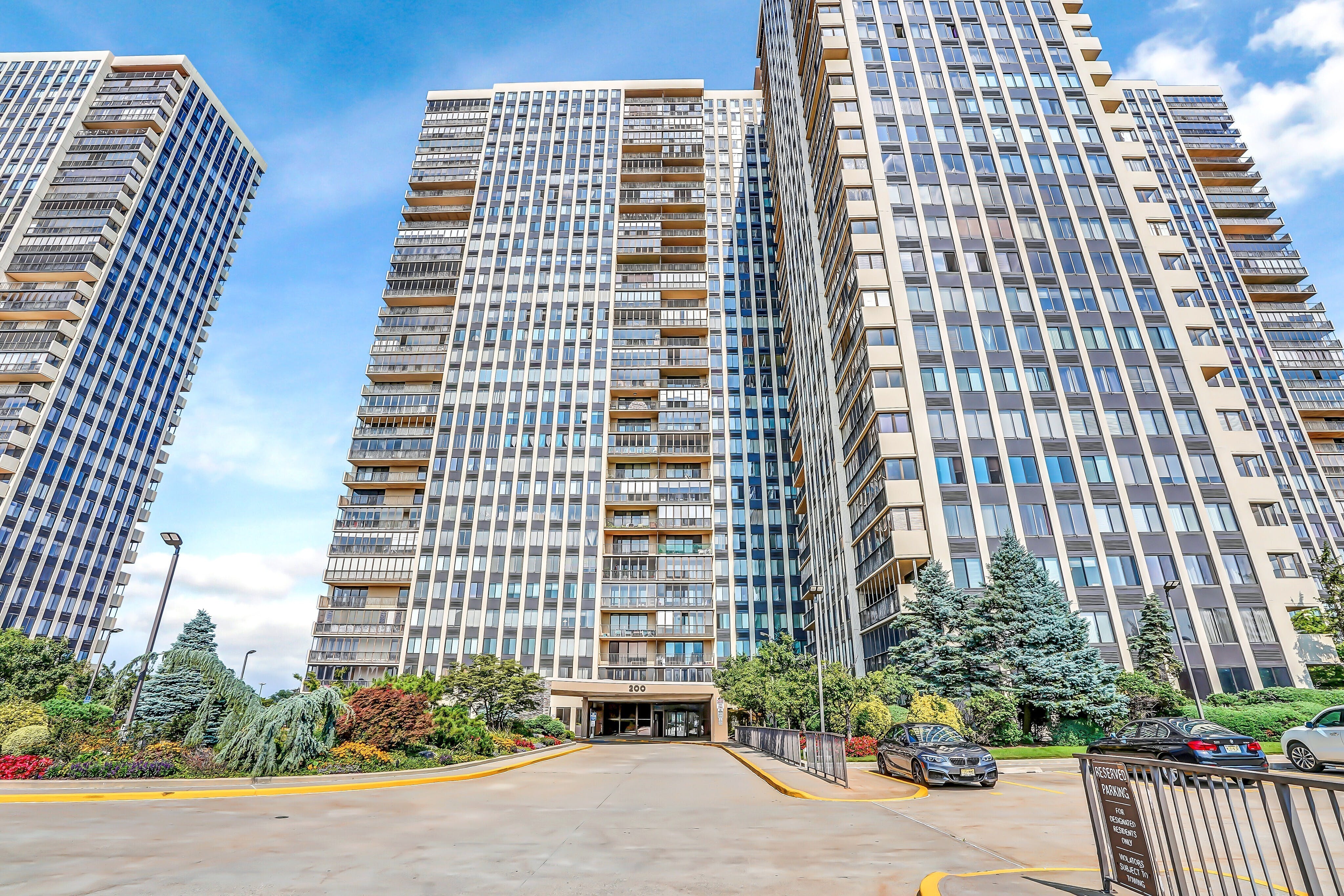 200 Winston Drive, #2811