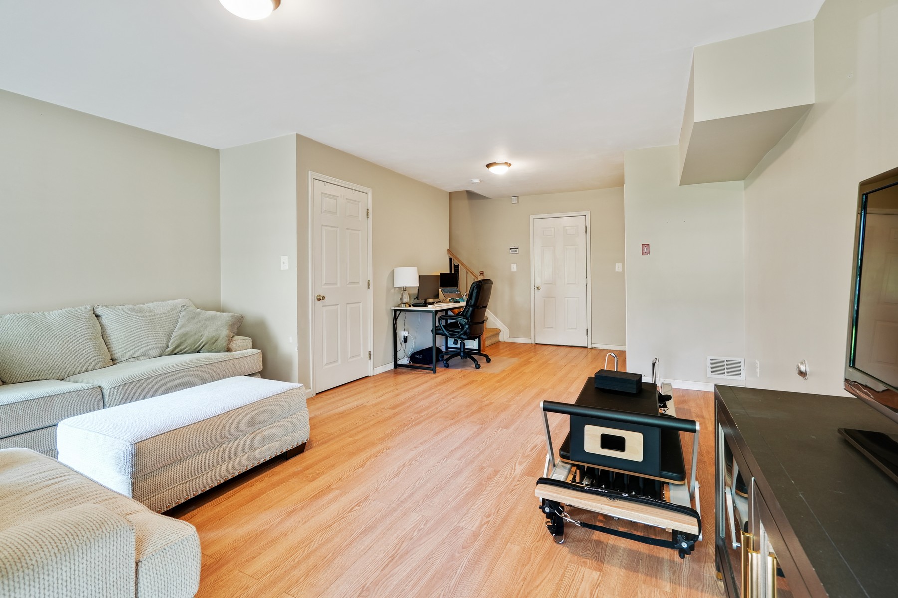 212 Swathmore Drive
