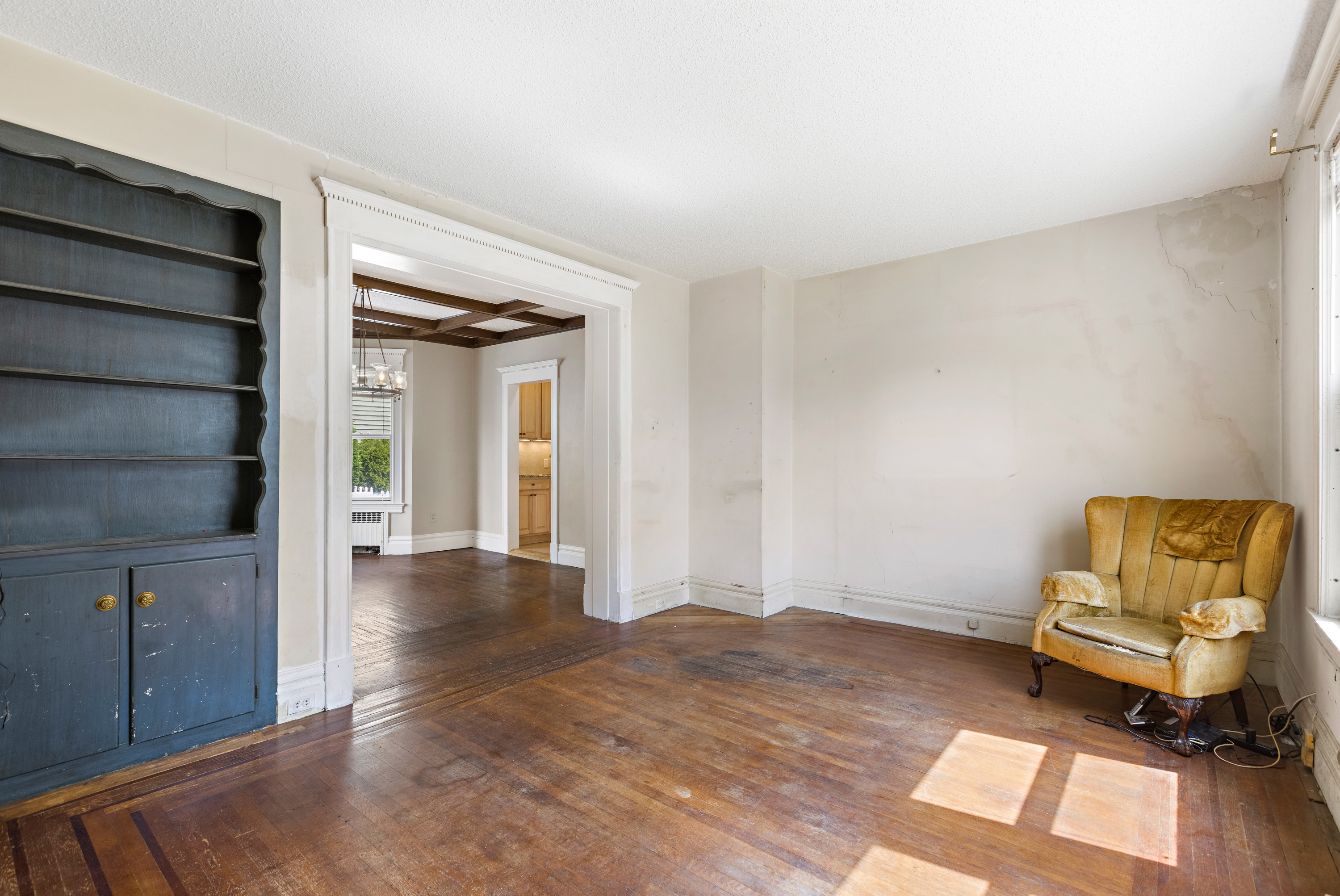 311 Lawrence Avenue