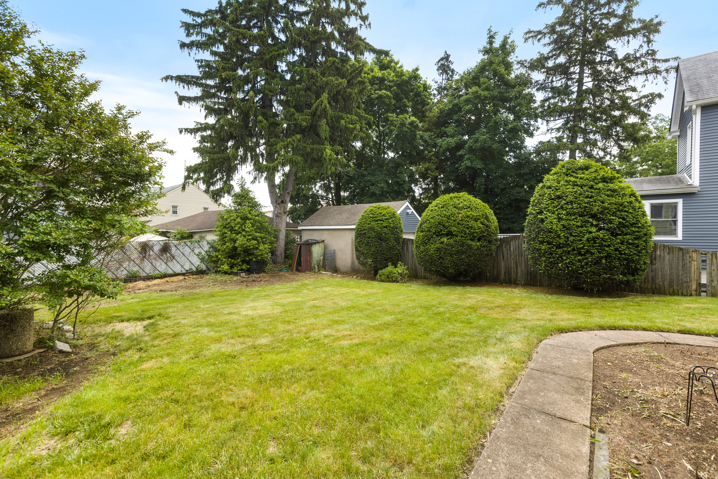311 Lawrence Avenue