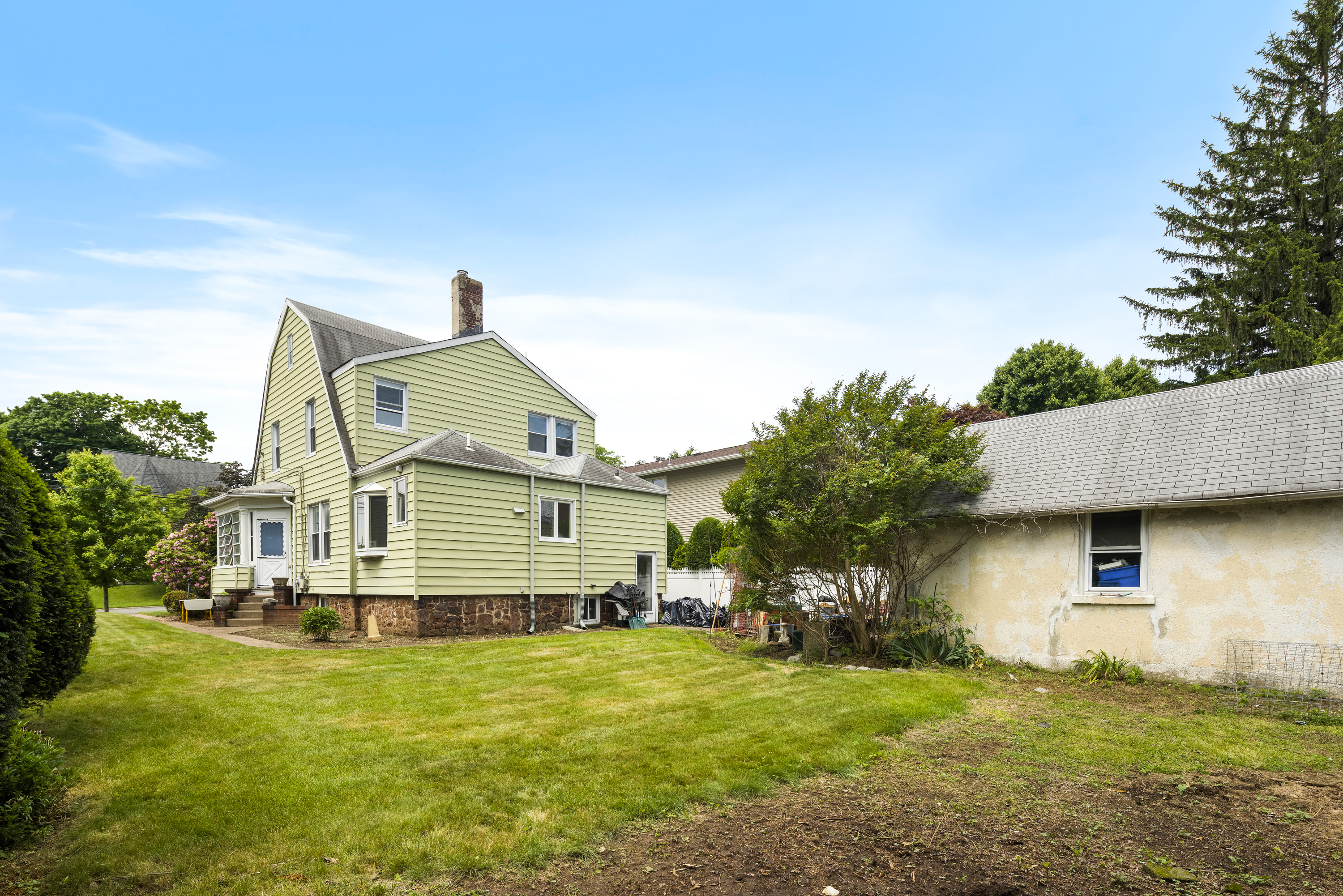 311 Lawrence Avenue