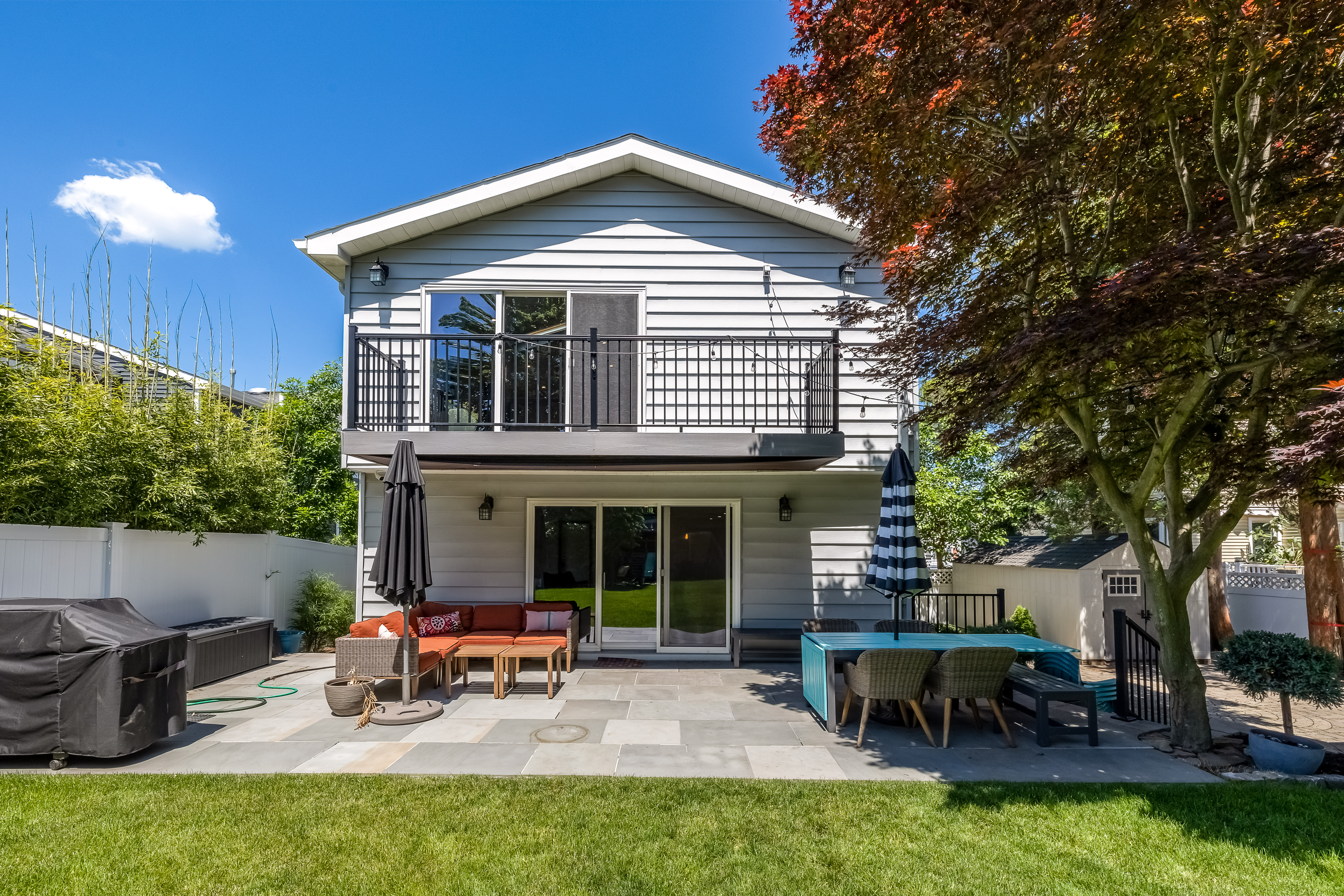 328 Travers Place