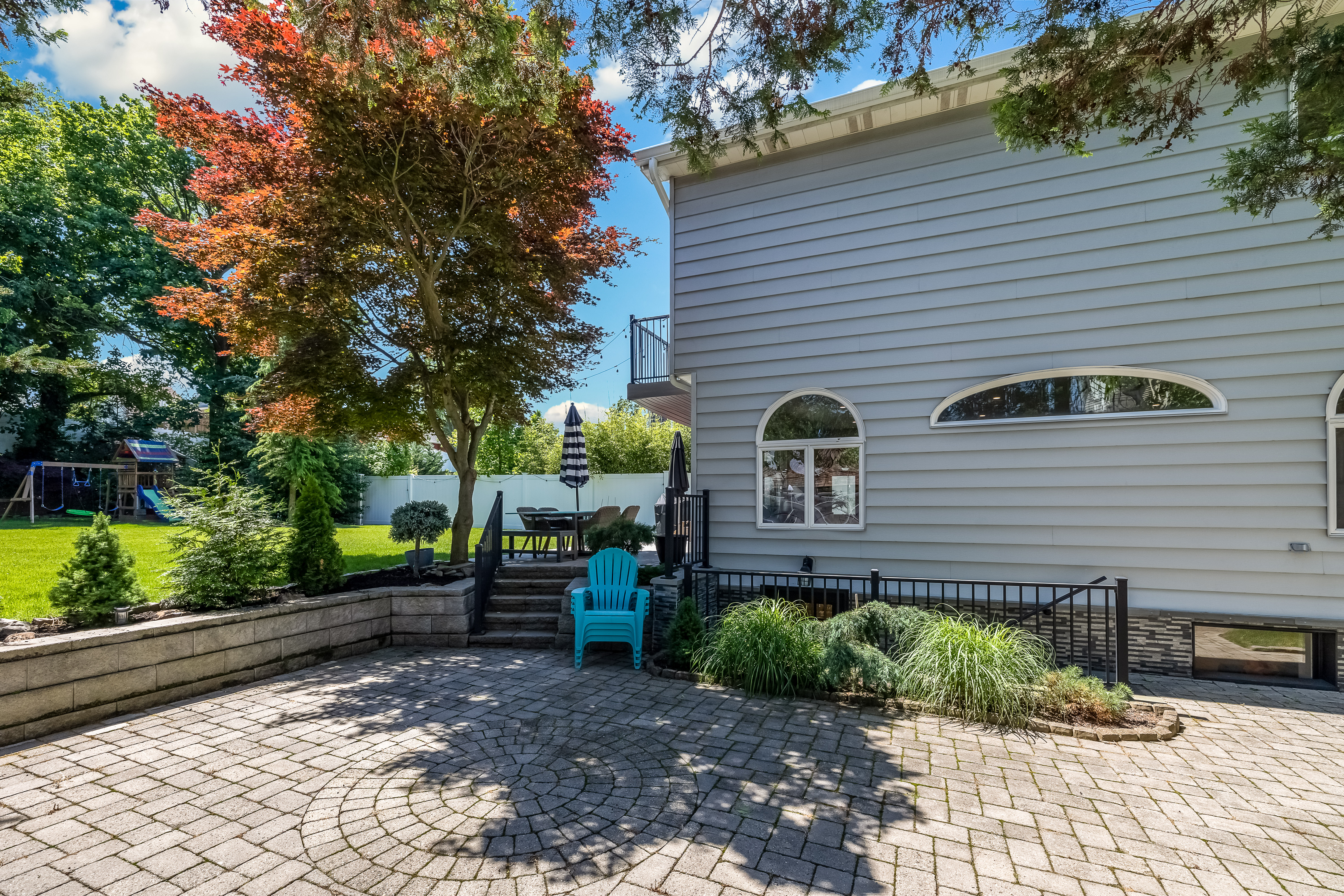 328 Travers Place