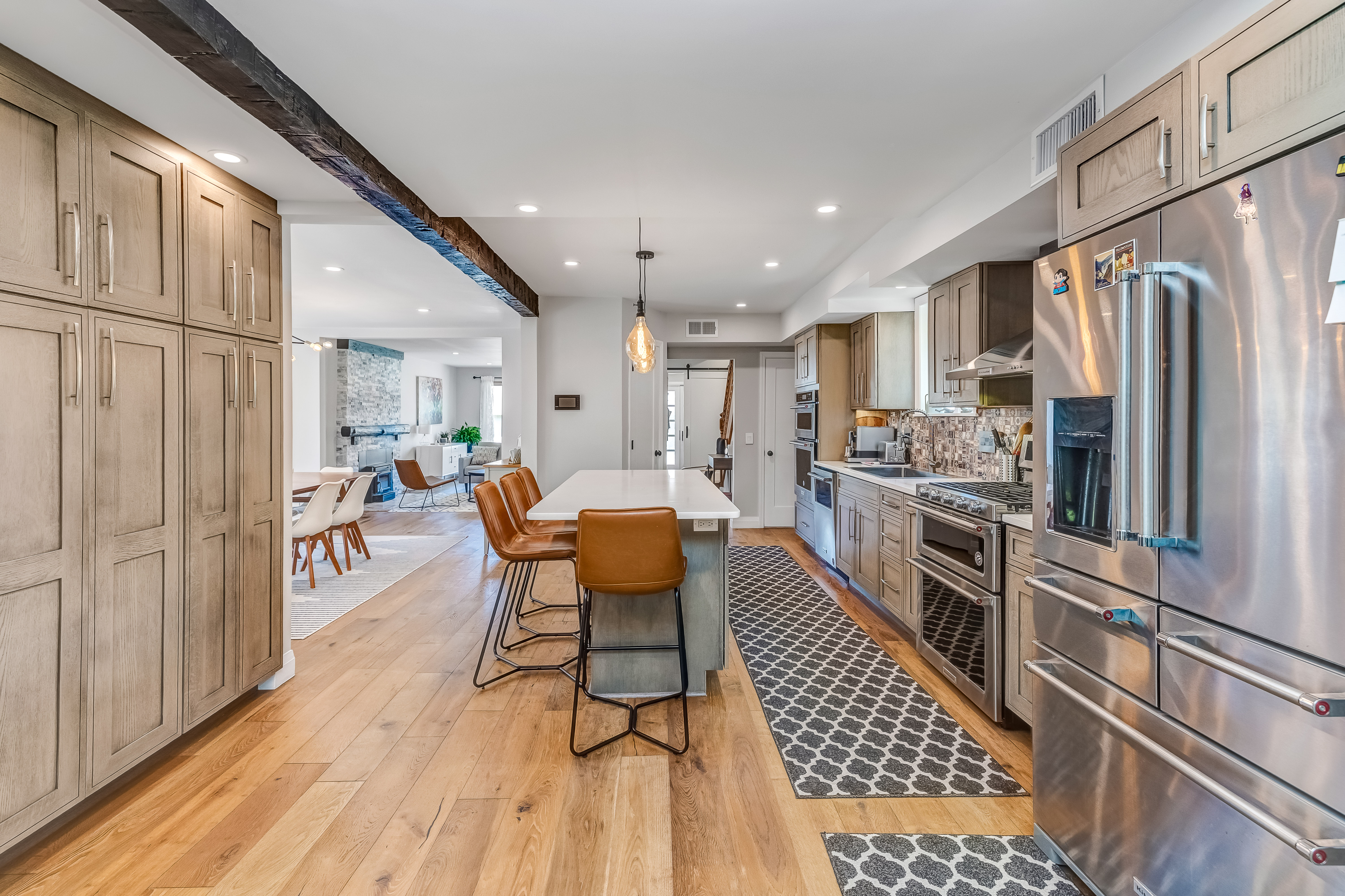 328 Travers Place