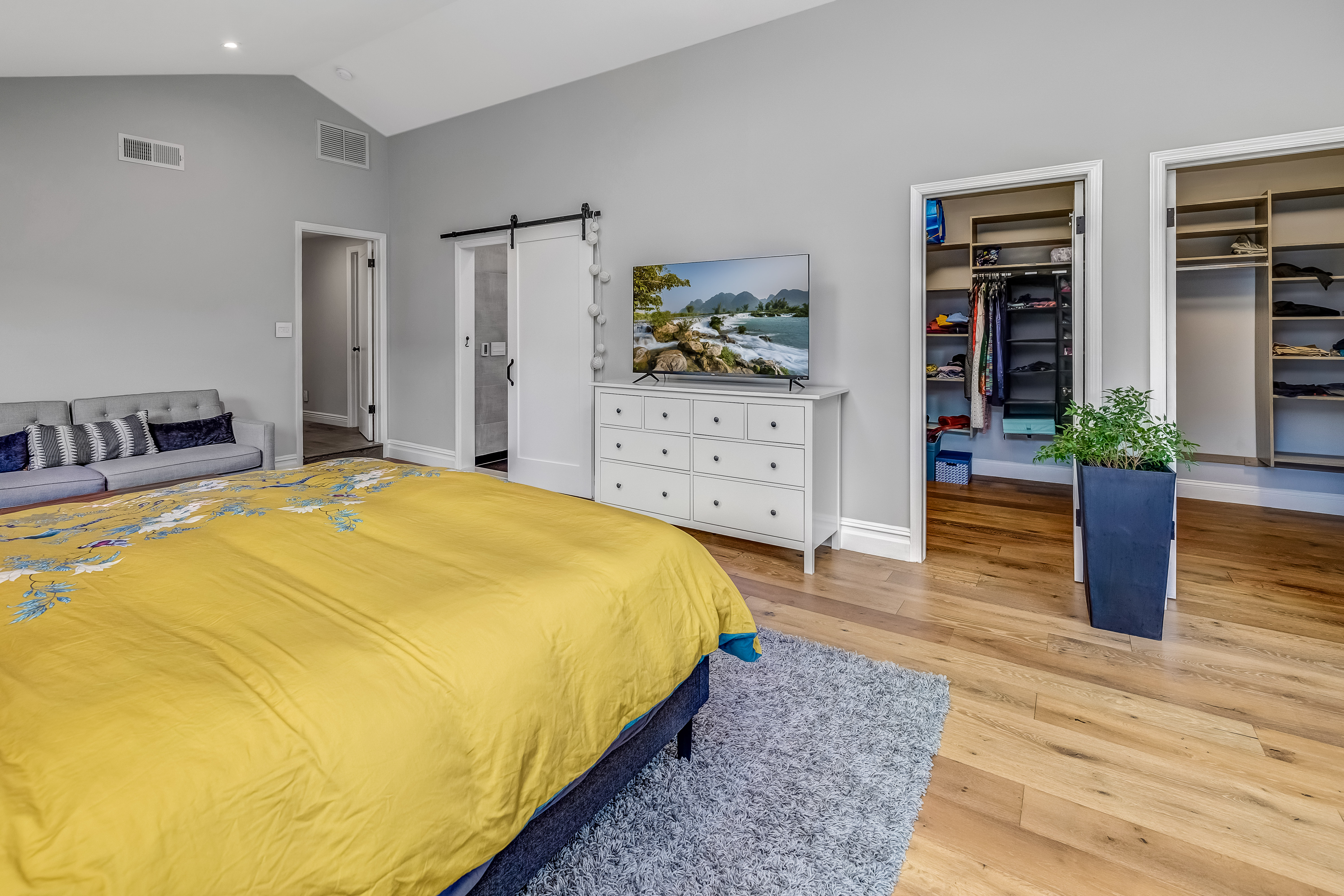 328 Travers Place