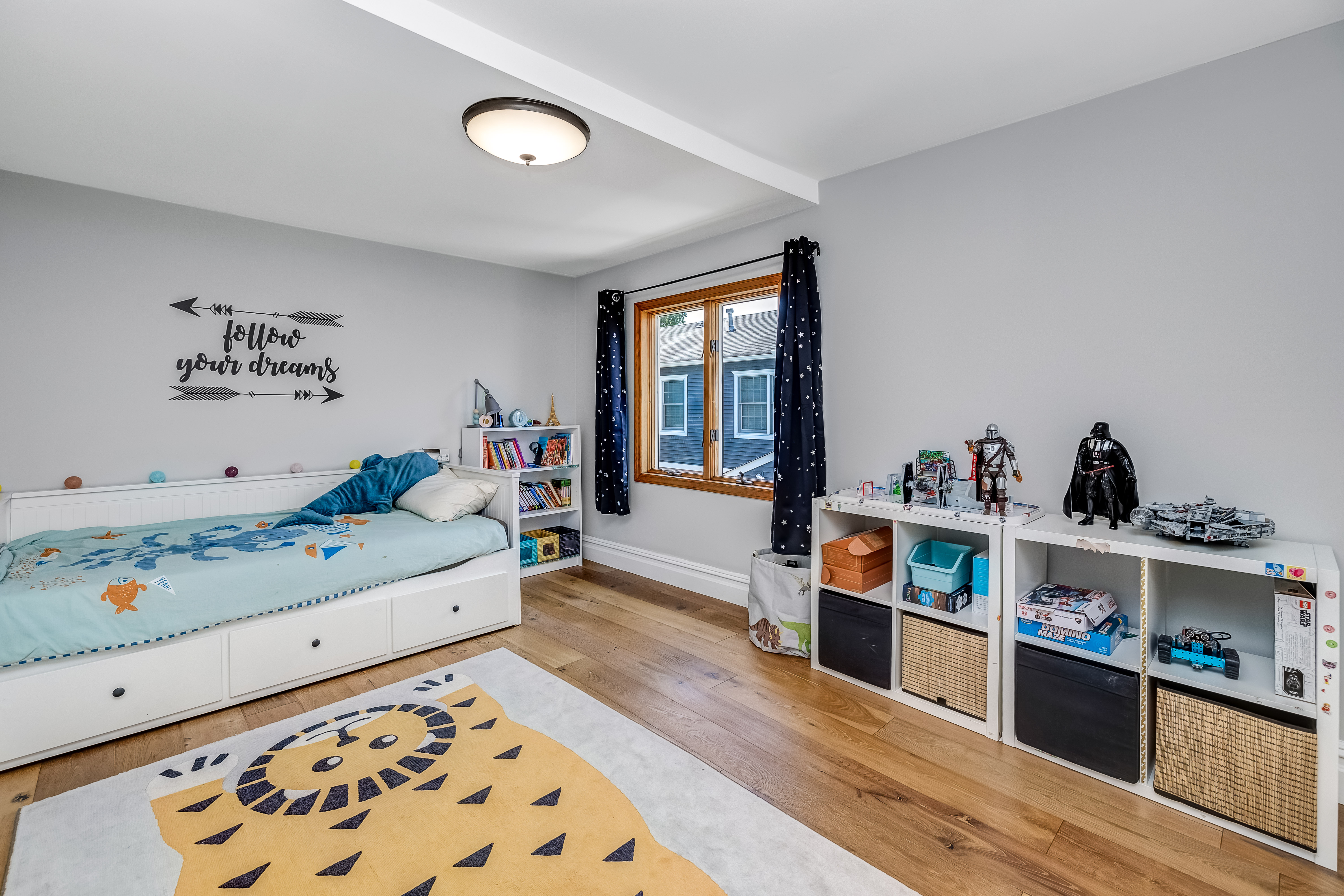 328 Travers Place