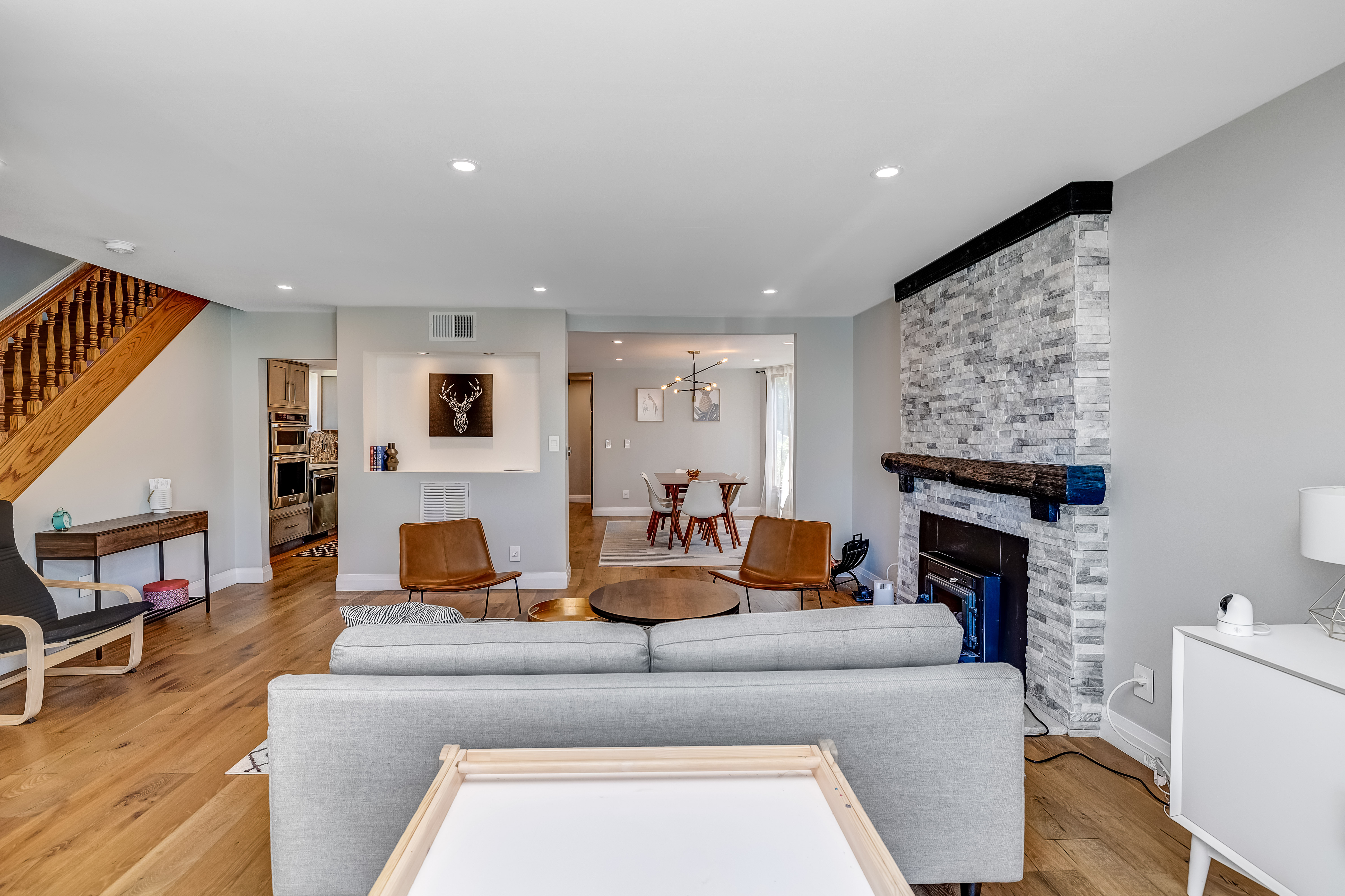 328 Travers Place
