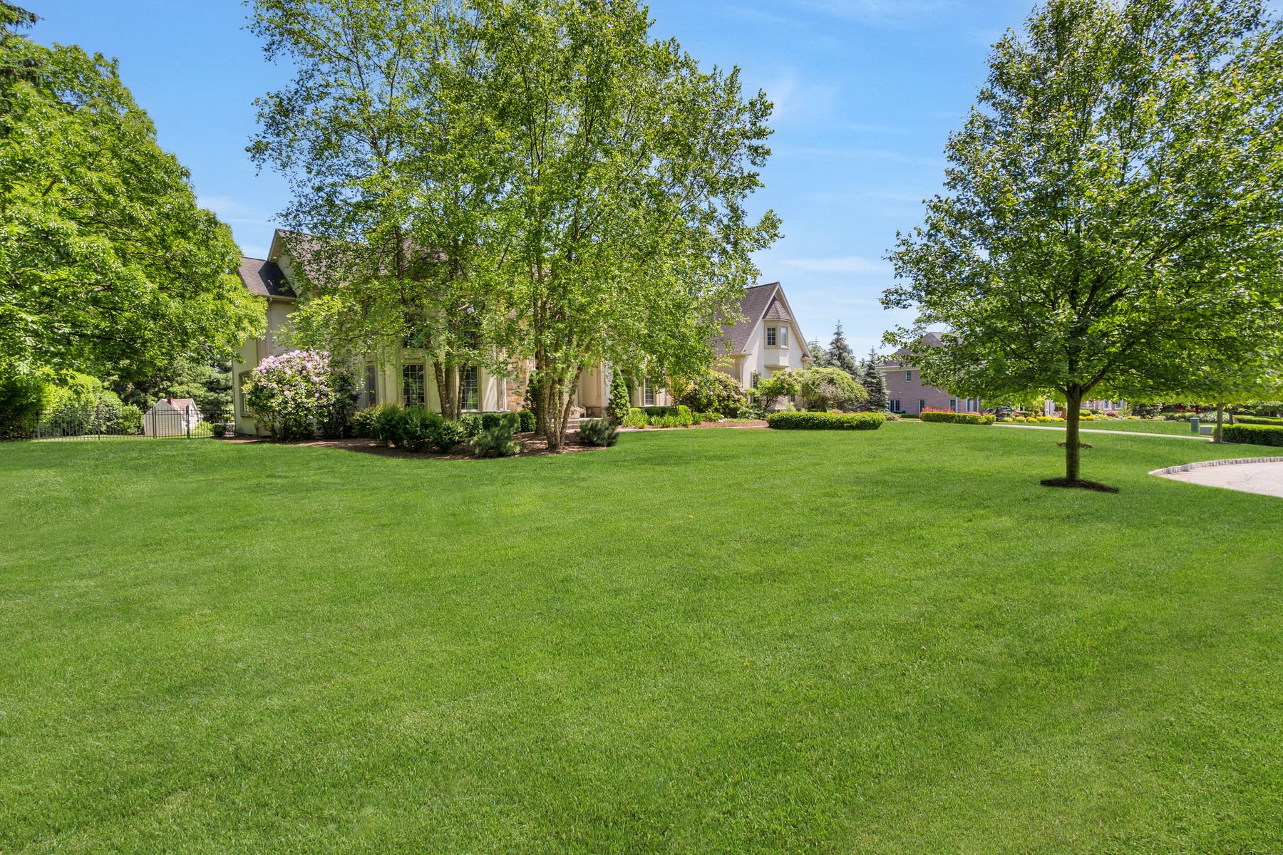 6 Sandstone Ridge