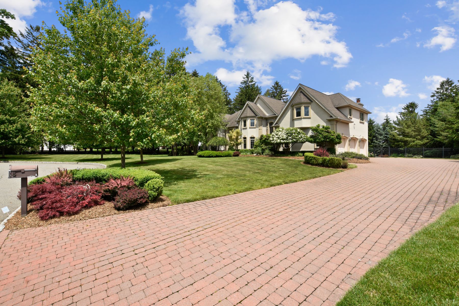 6 Sandstone Ridge