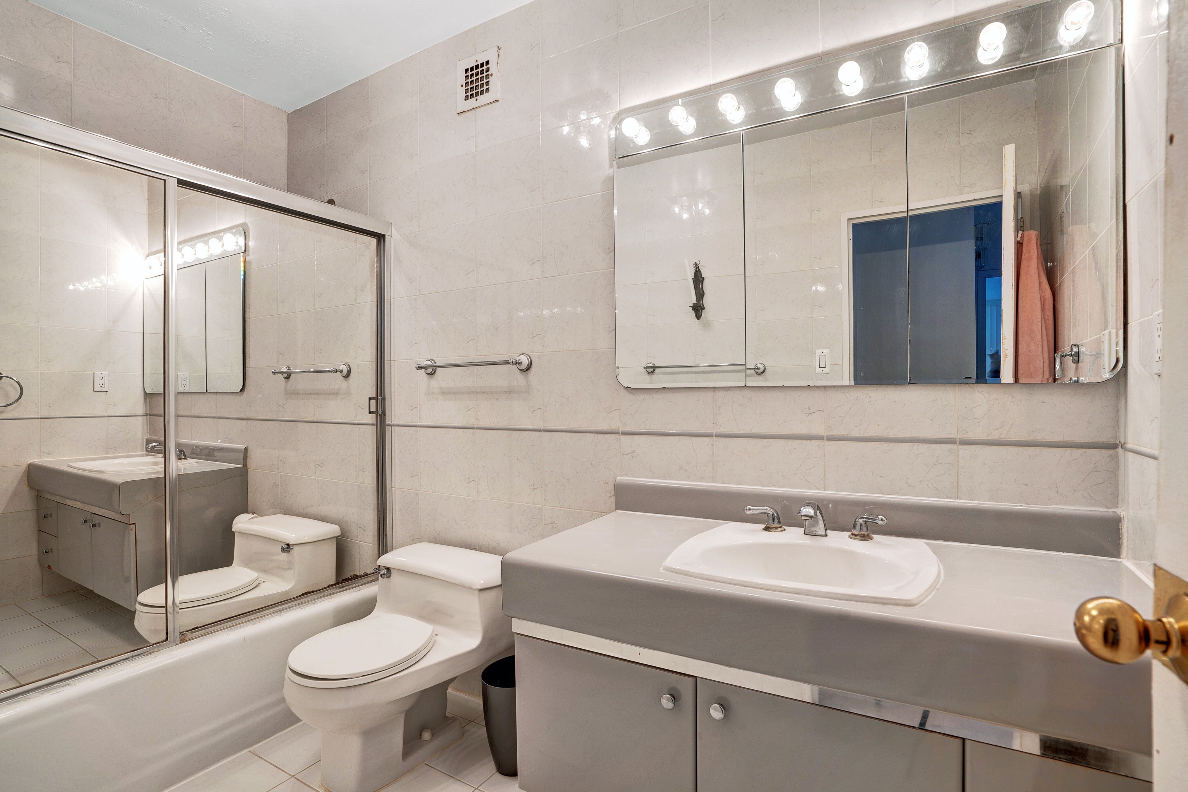6 Horizon Road, #2404 Horizon House