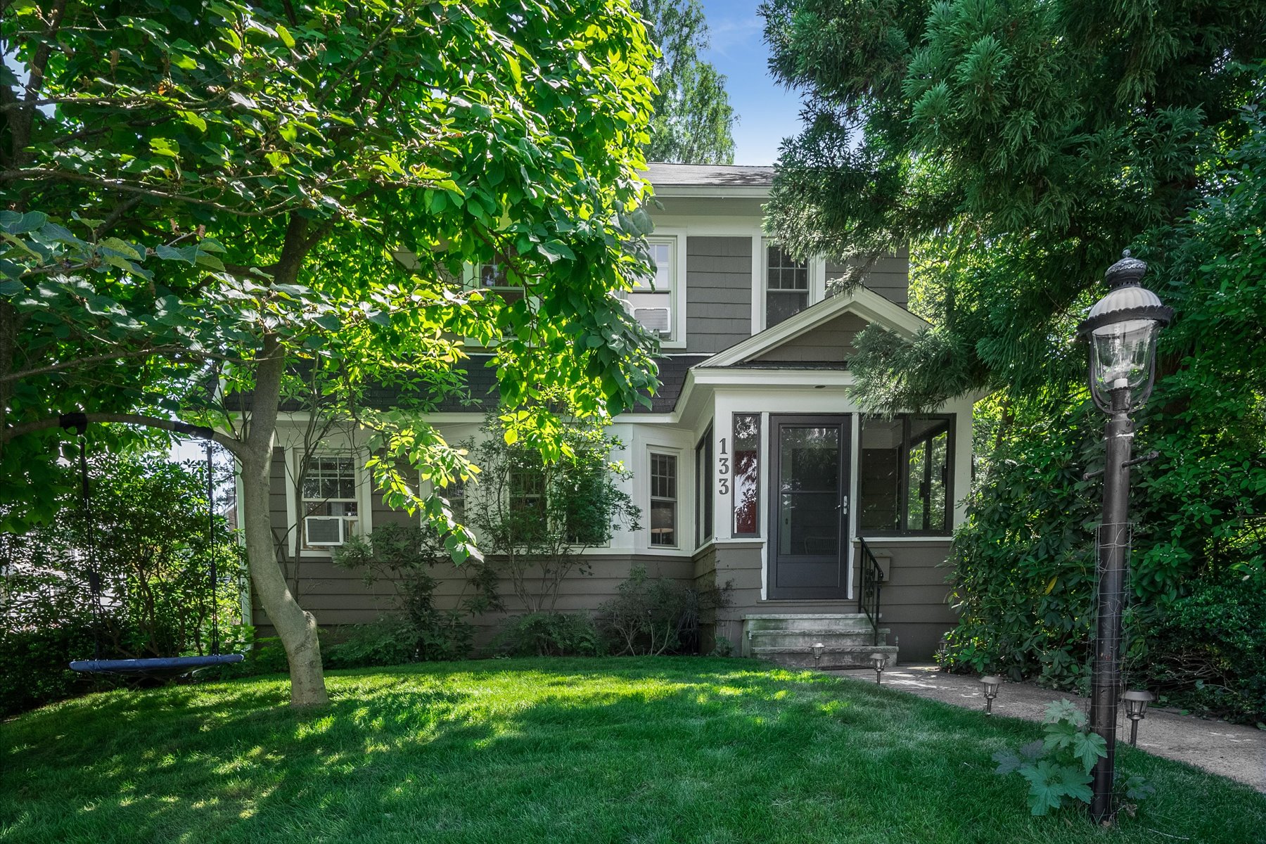 133 Woodlawn Avenue