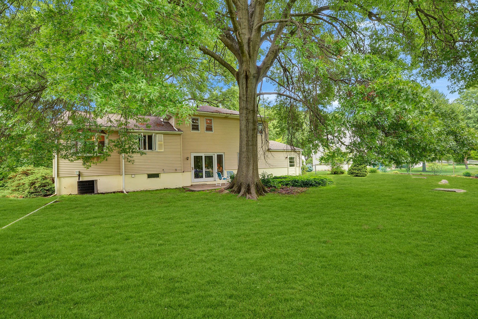 454 Kossuth Street