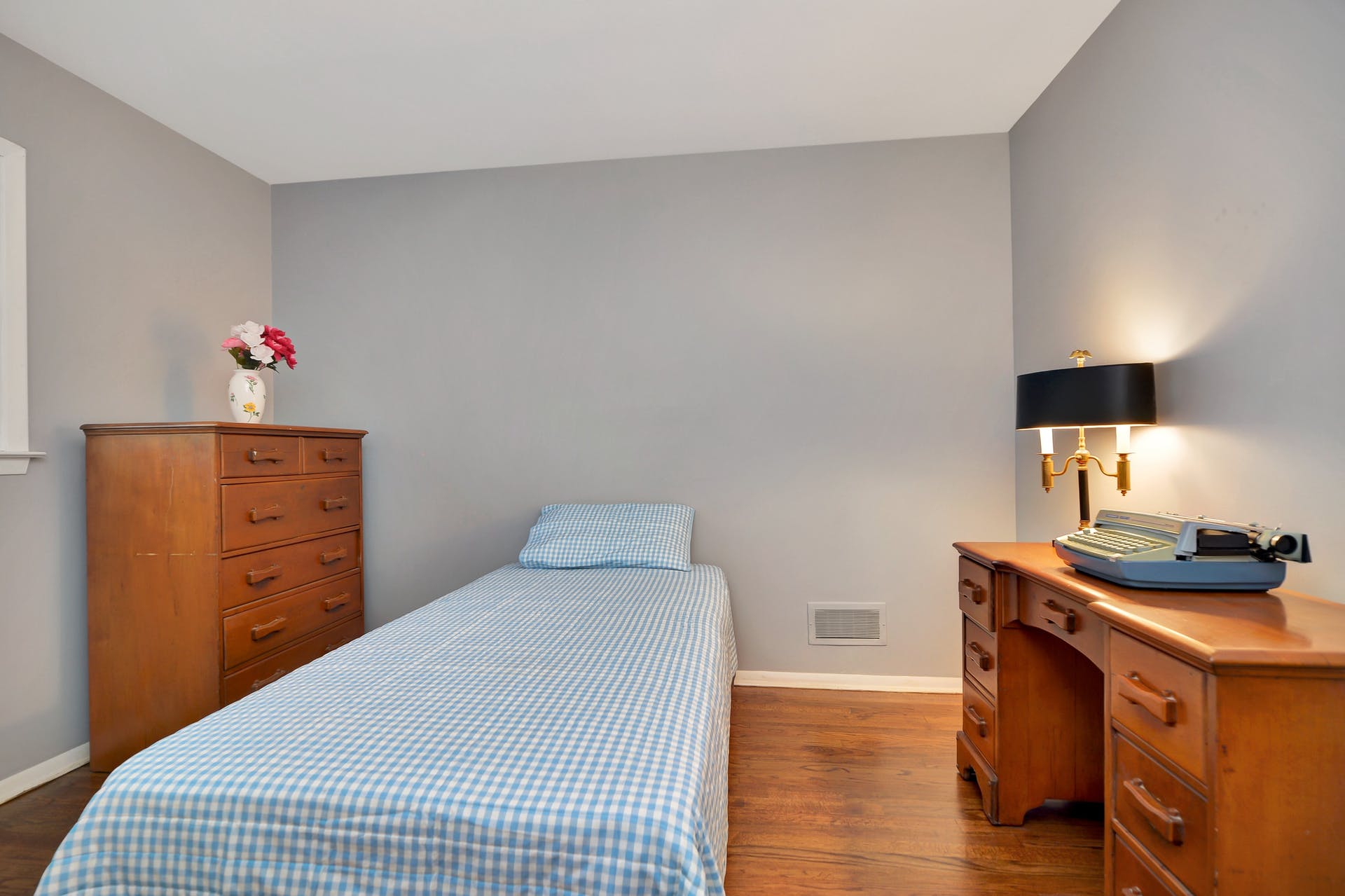 454 Kossuth Street