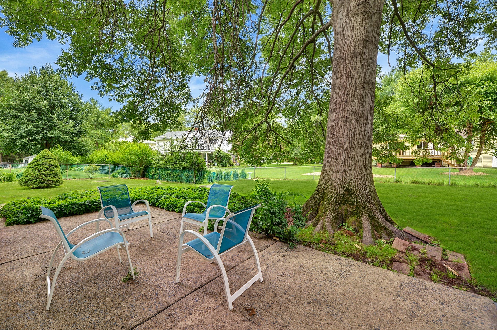 454 Kossuth Street