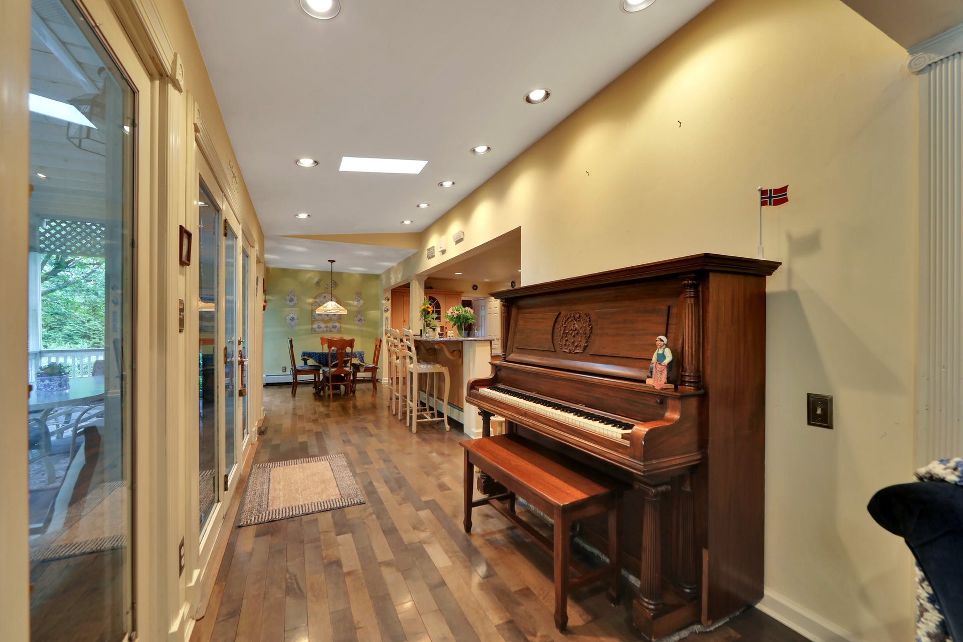 798 Huron Road