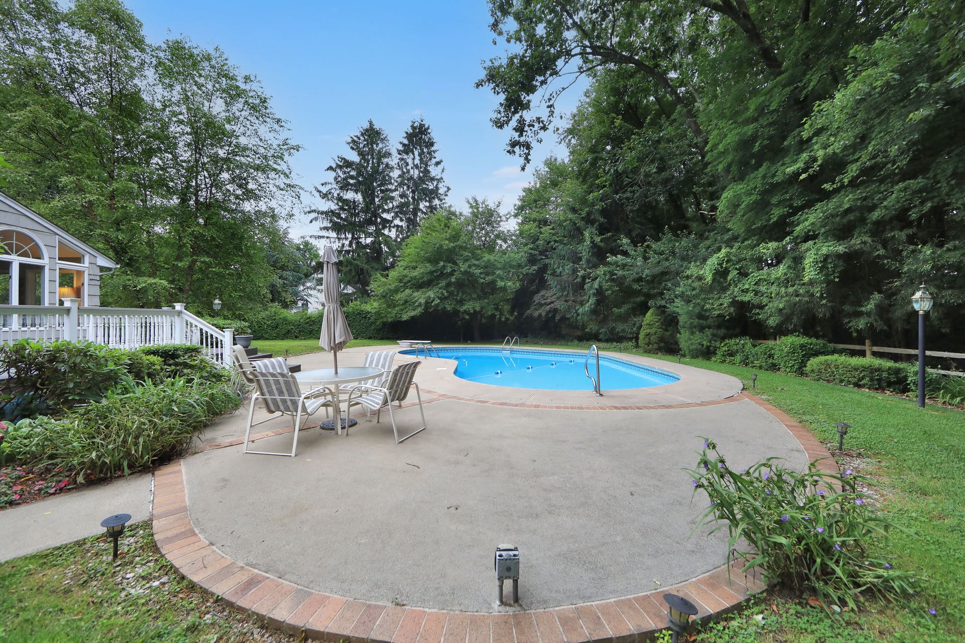 798 Huron Road