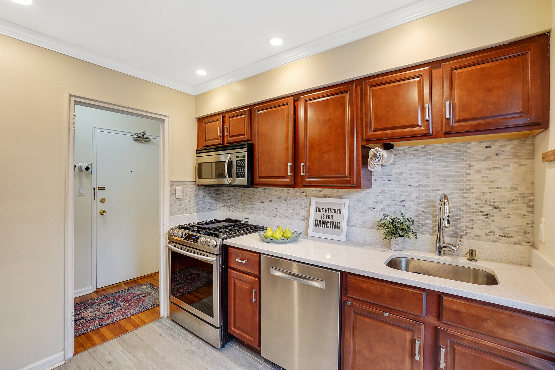 349 Bloomfield Avenue, #128 