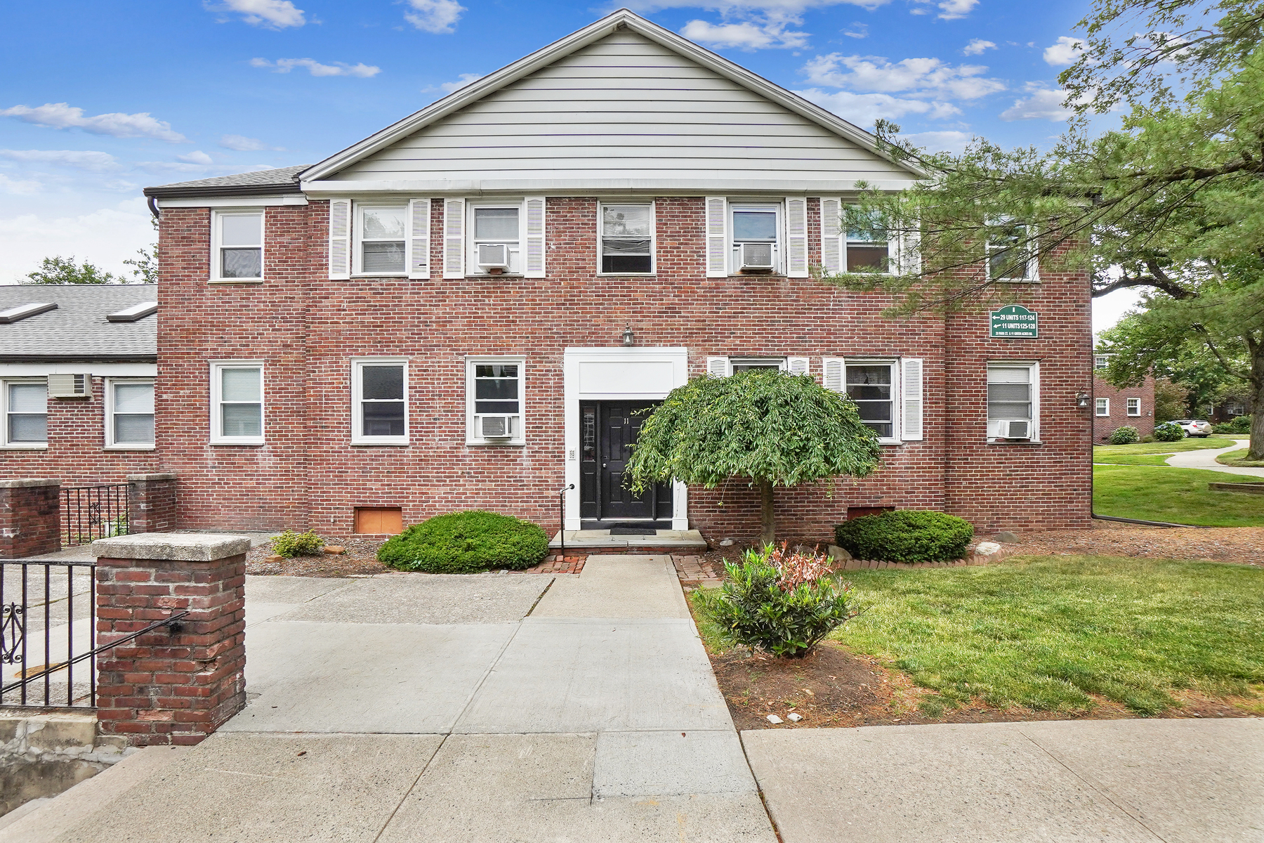 349 Bloomfield Avenue, #128 