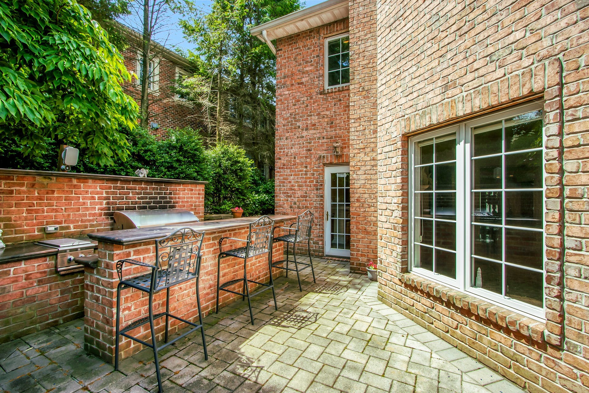 6 Willow Drive