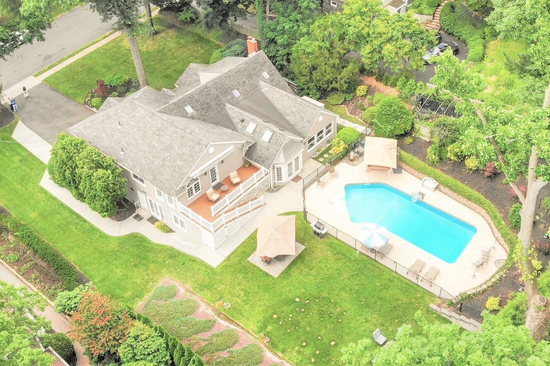 111 Erledon Road