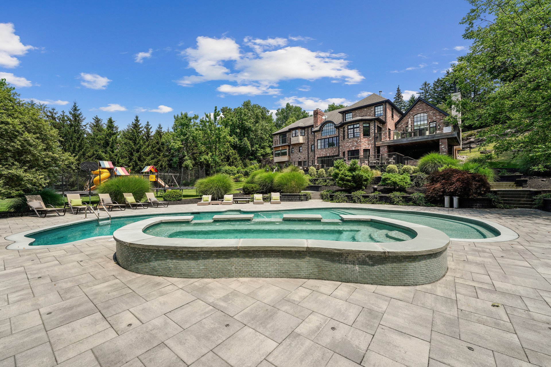 10 Cassandra Drive 