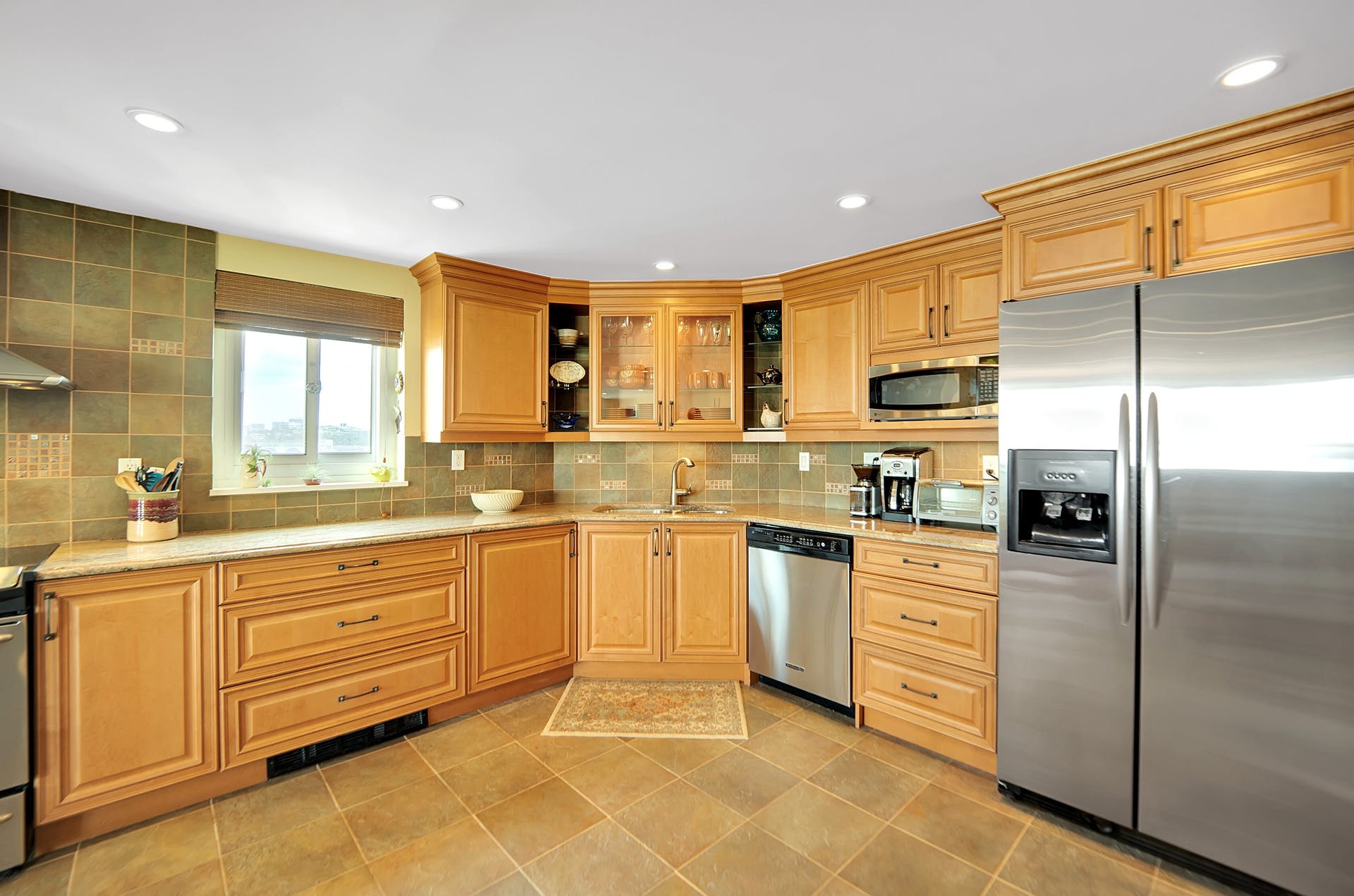 1055 River Road, #910 