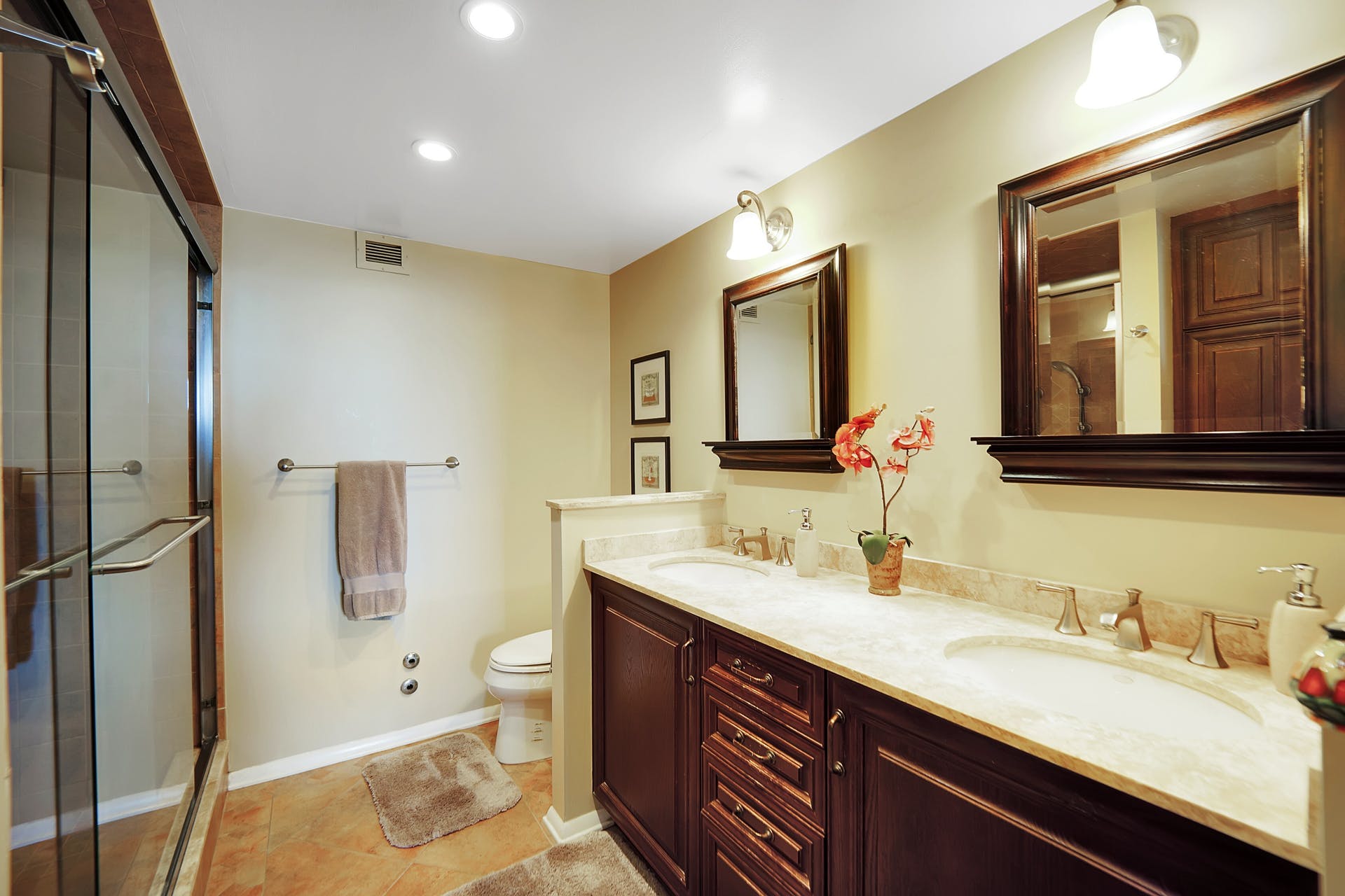 1055 River Road, #910 