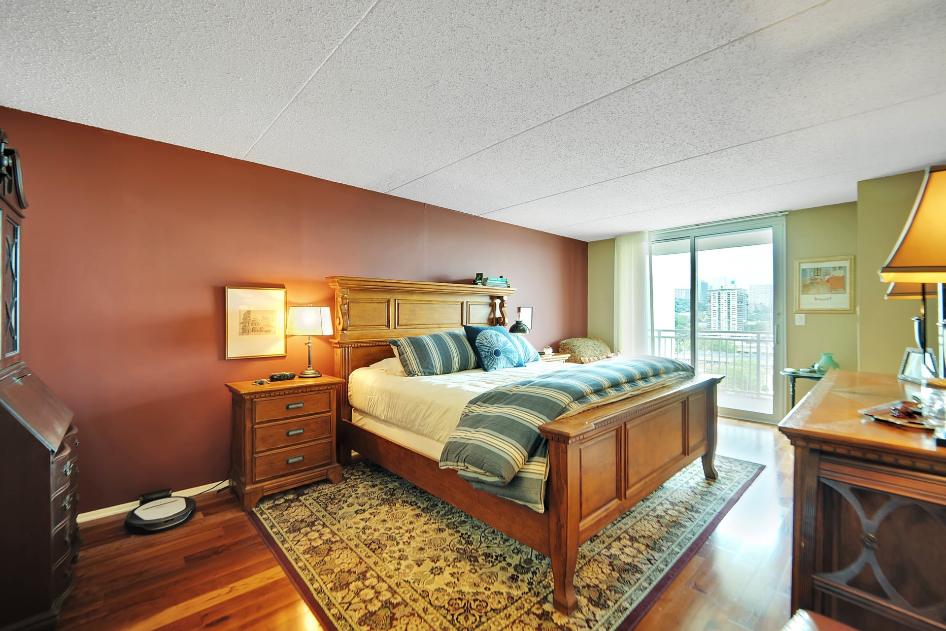 1055 River Road, #910 