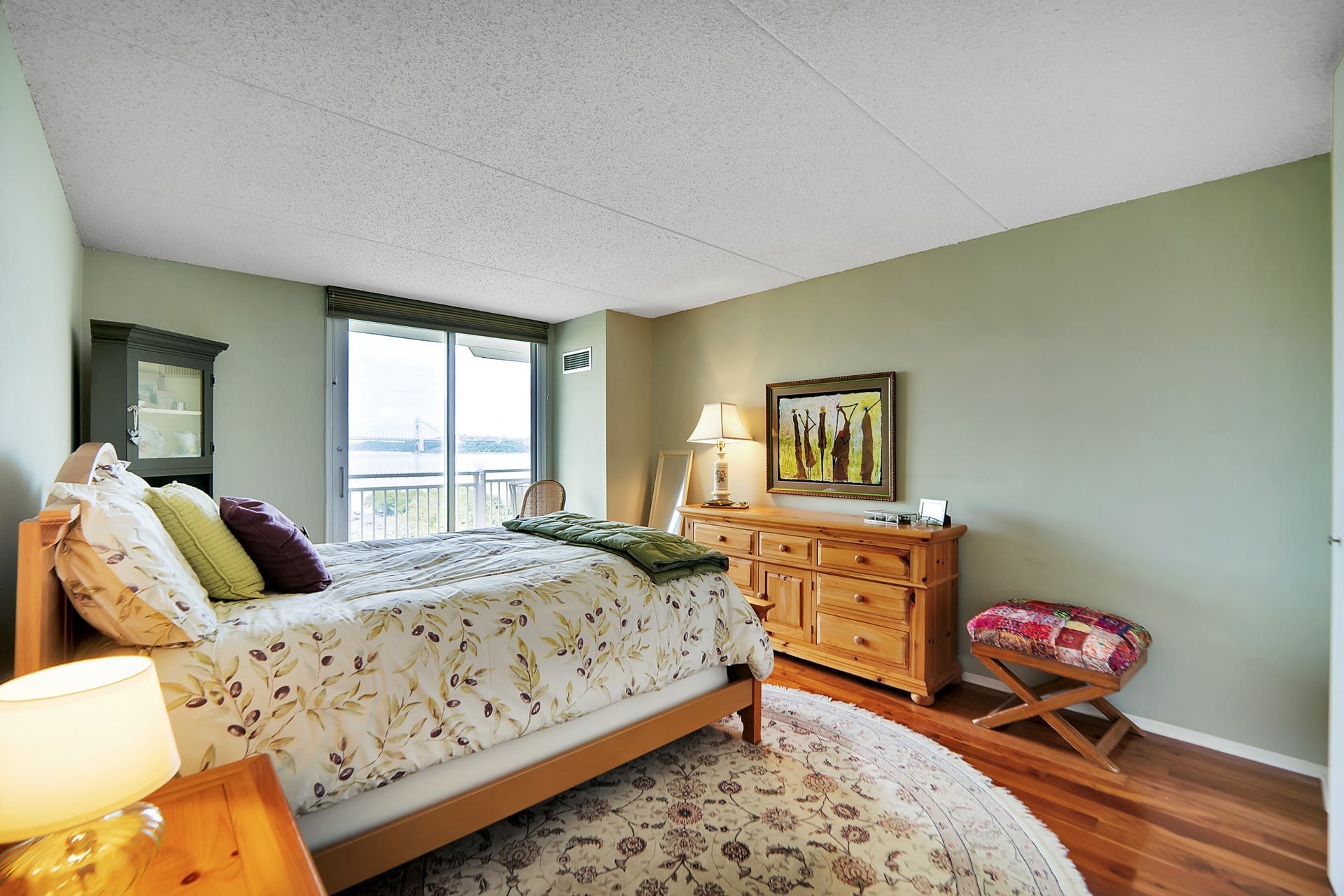 1055 River Road, #910 