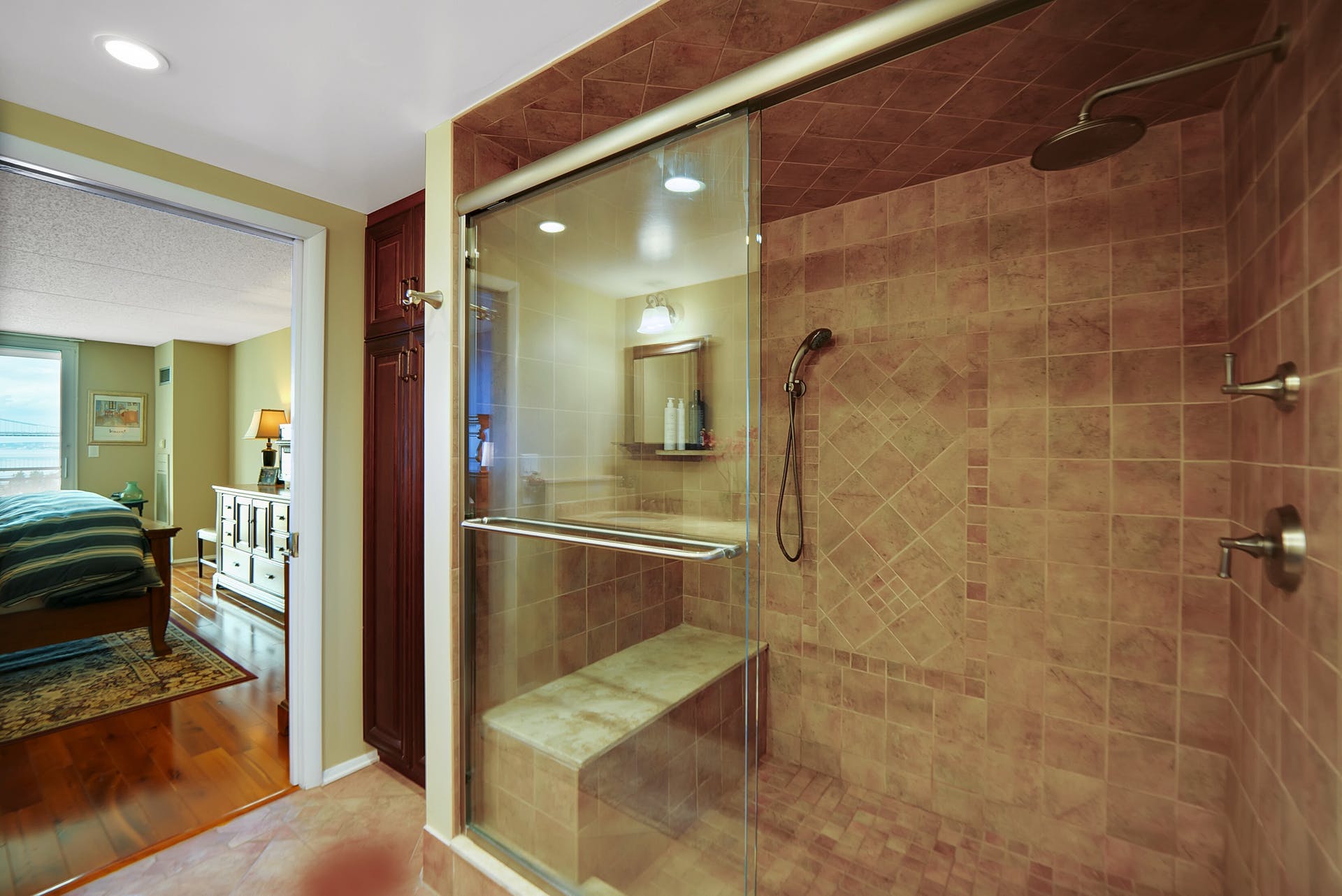 1055 River Road, #910 