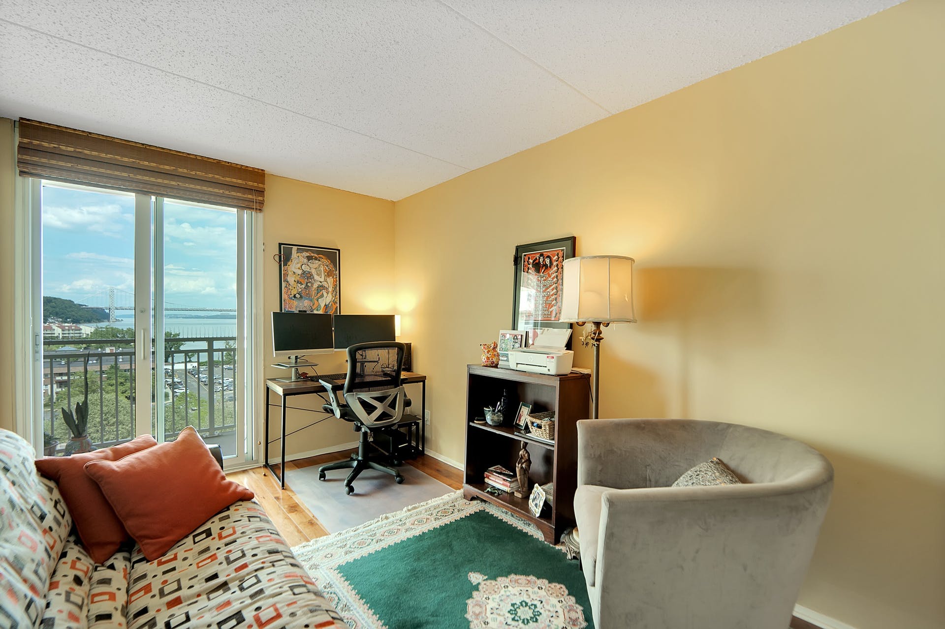 1055 River Road, #910 
