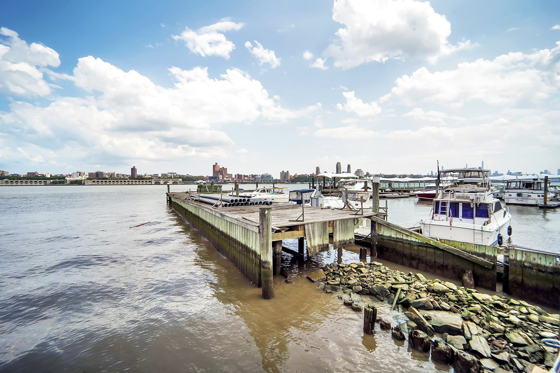 1055 River Road, #910 