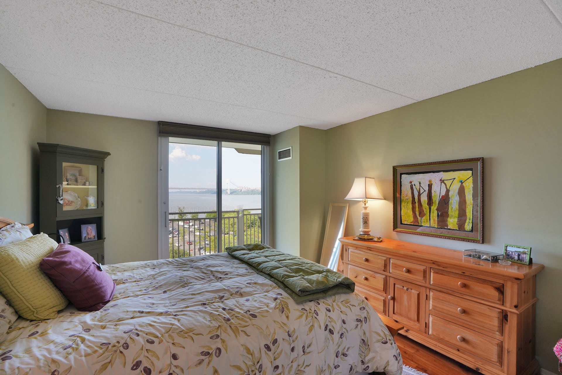 1055 River Road, #910 