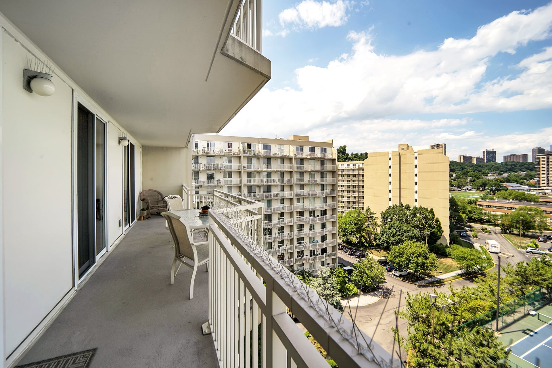 1055 River Road, #910 