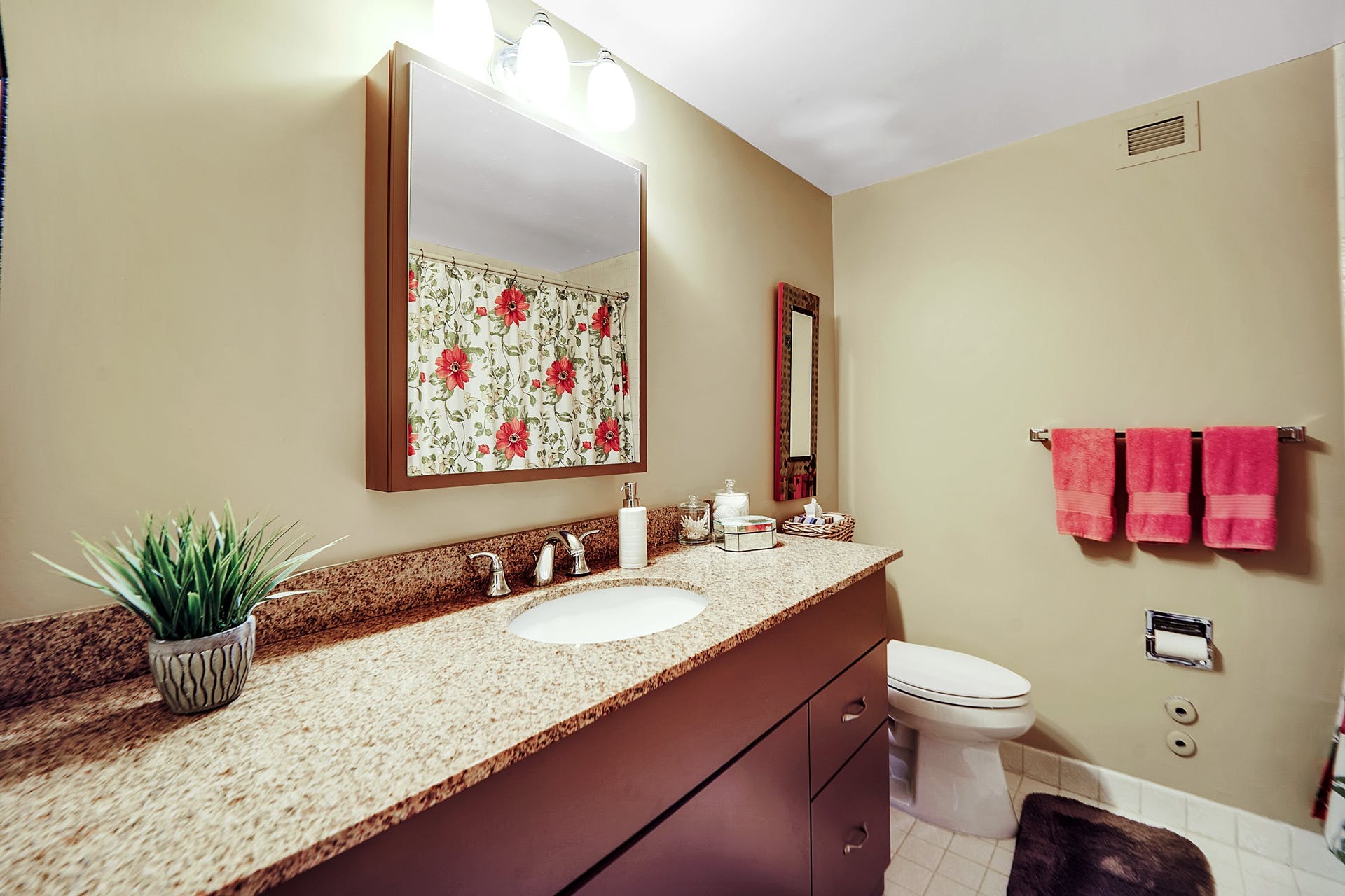 1055 River Road, #910 
