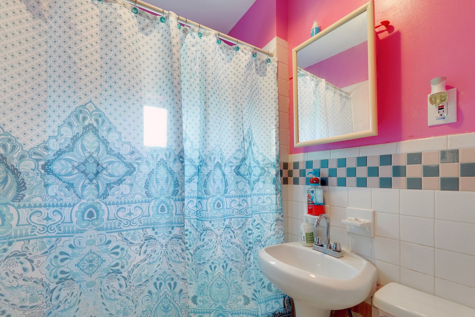1106 Tuxedo Square