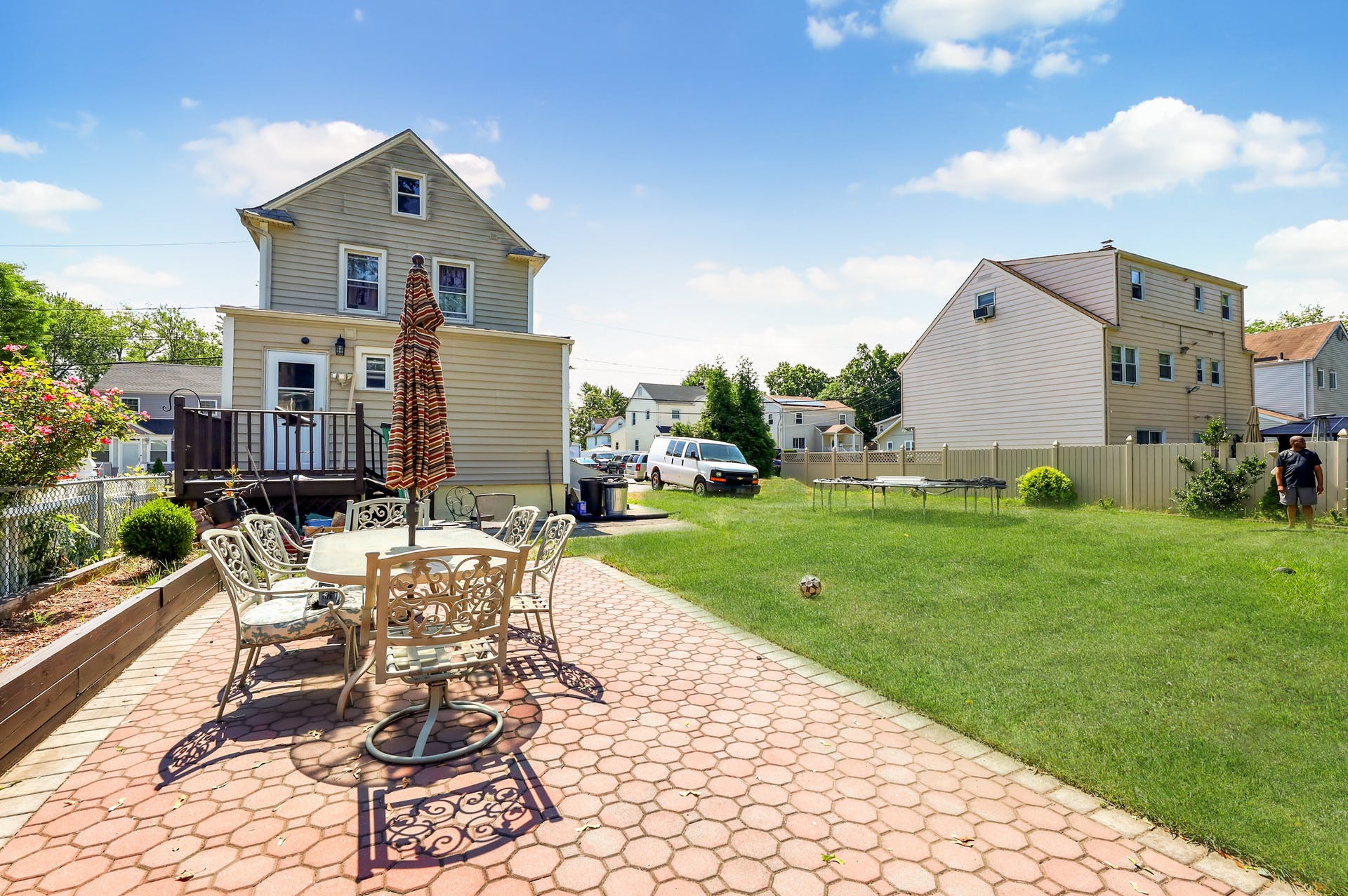 1106 Tuxedo Square
