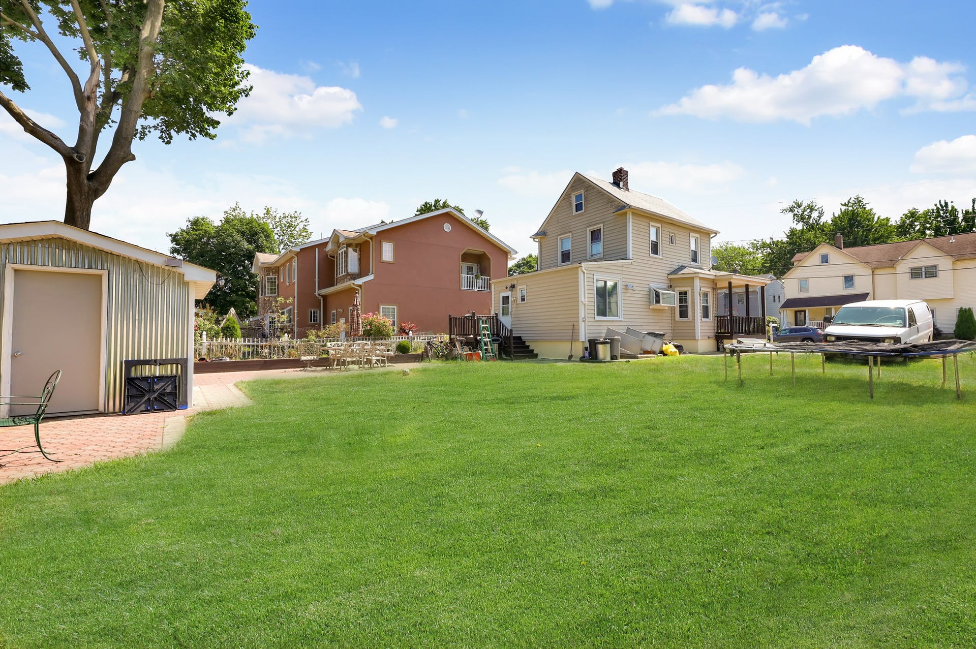 1106 Tuxedo Square