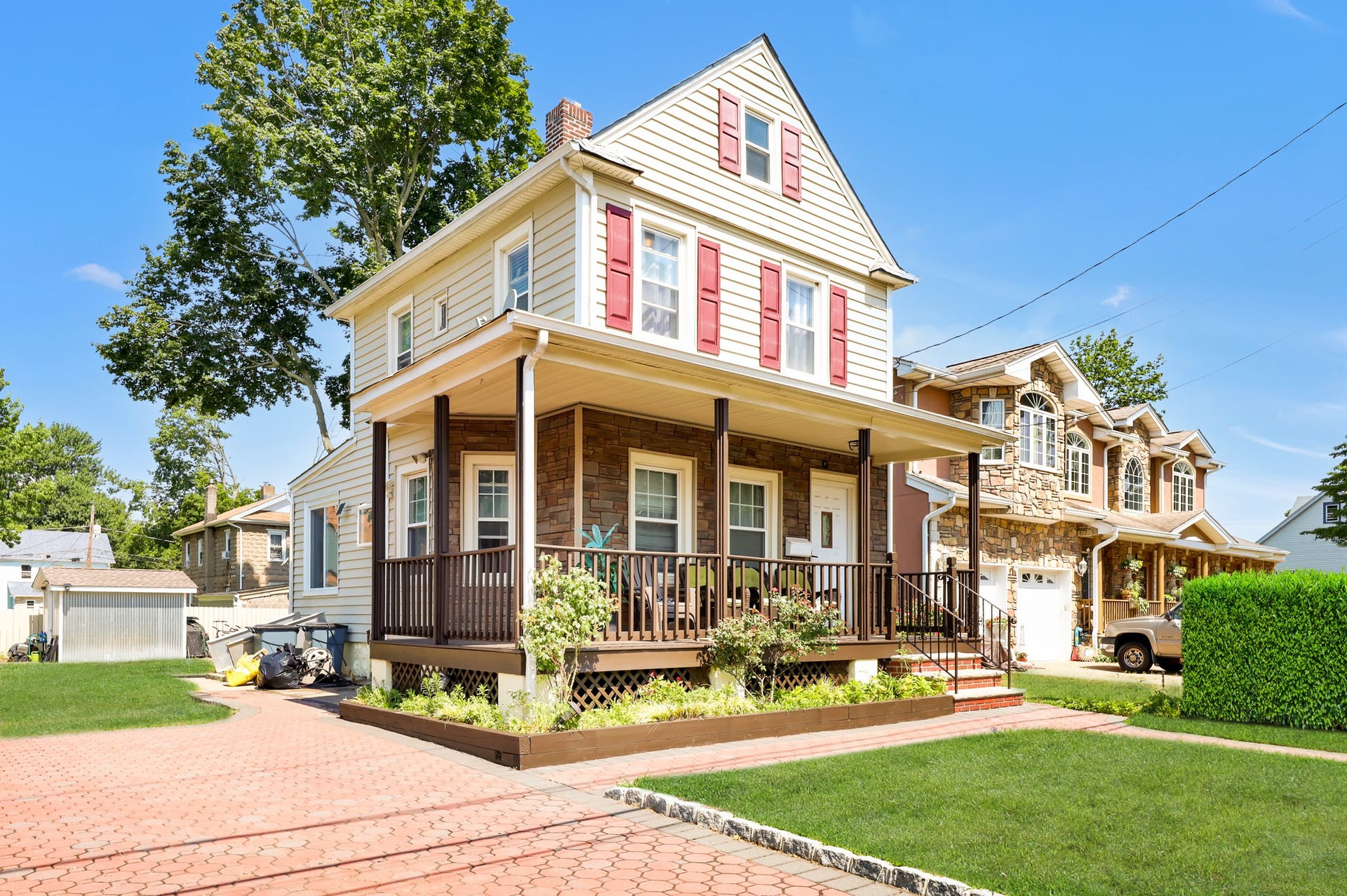 1106 Tuxedo Square