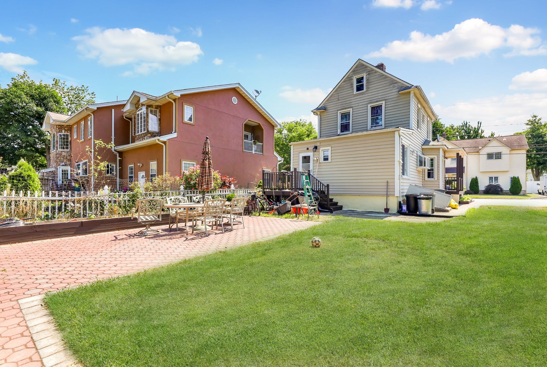1106 Tuxedo Square
