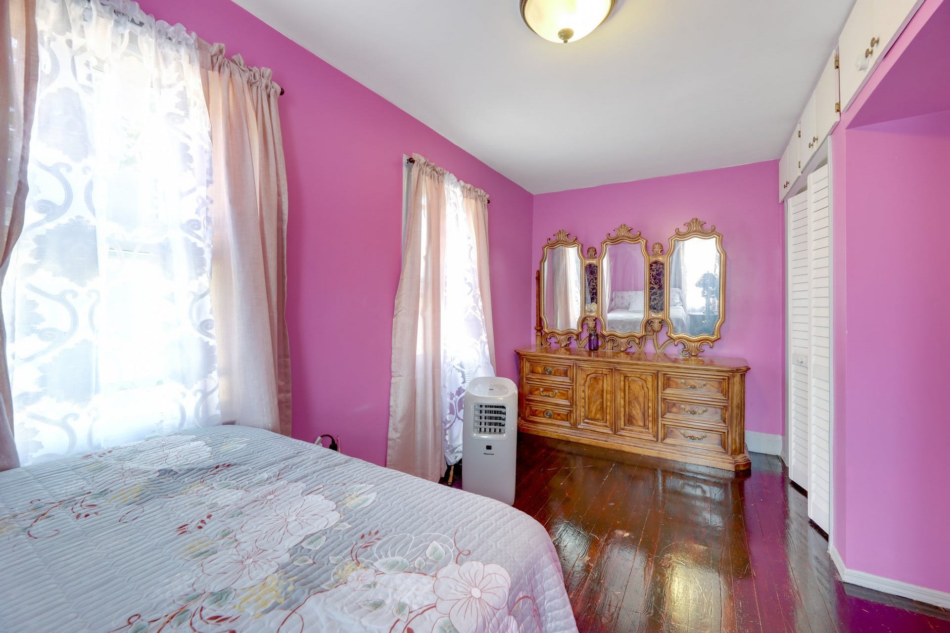 1106 Tuxedo Square