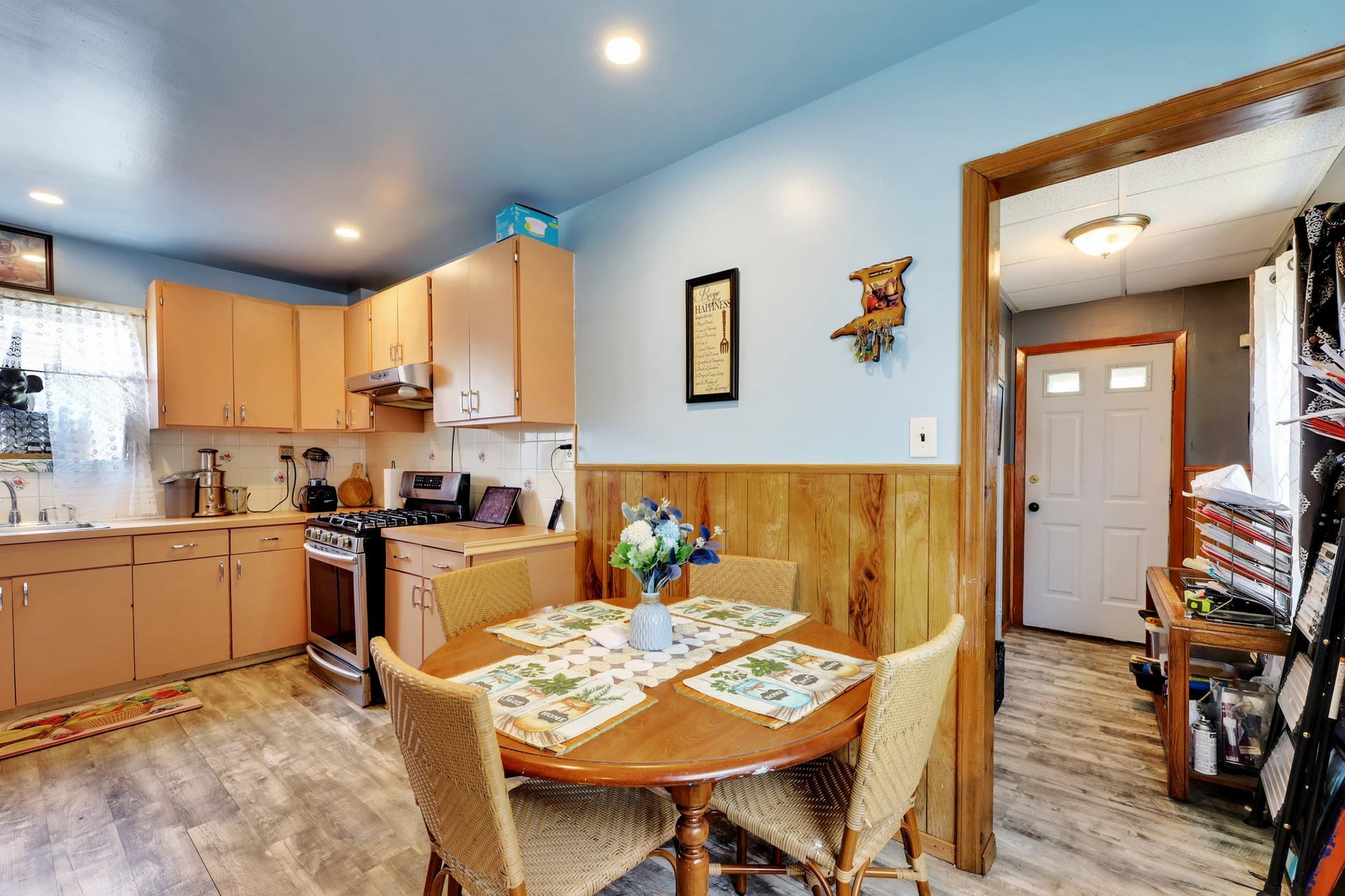 1106 Tuxedo Square