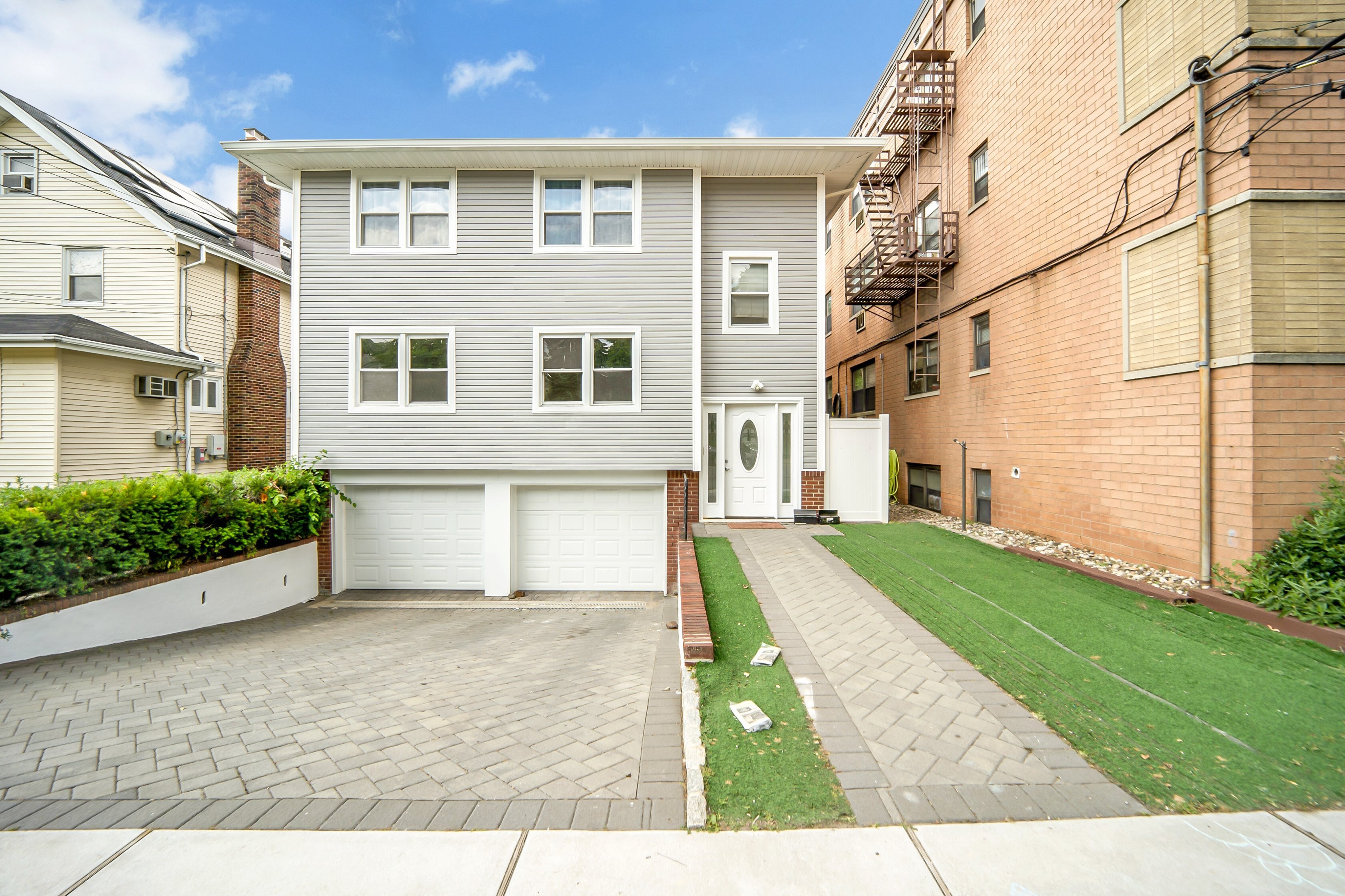 320 Leonia Avenue