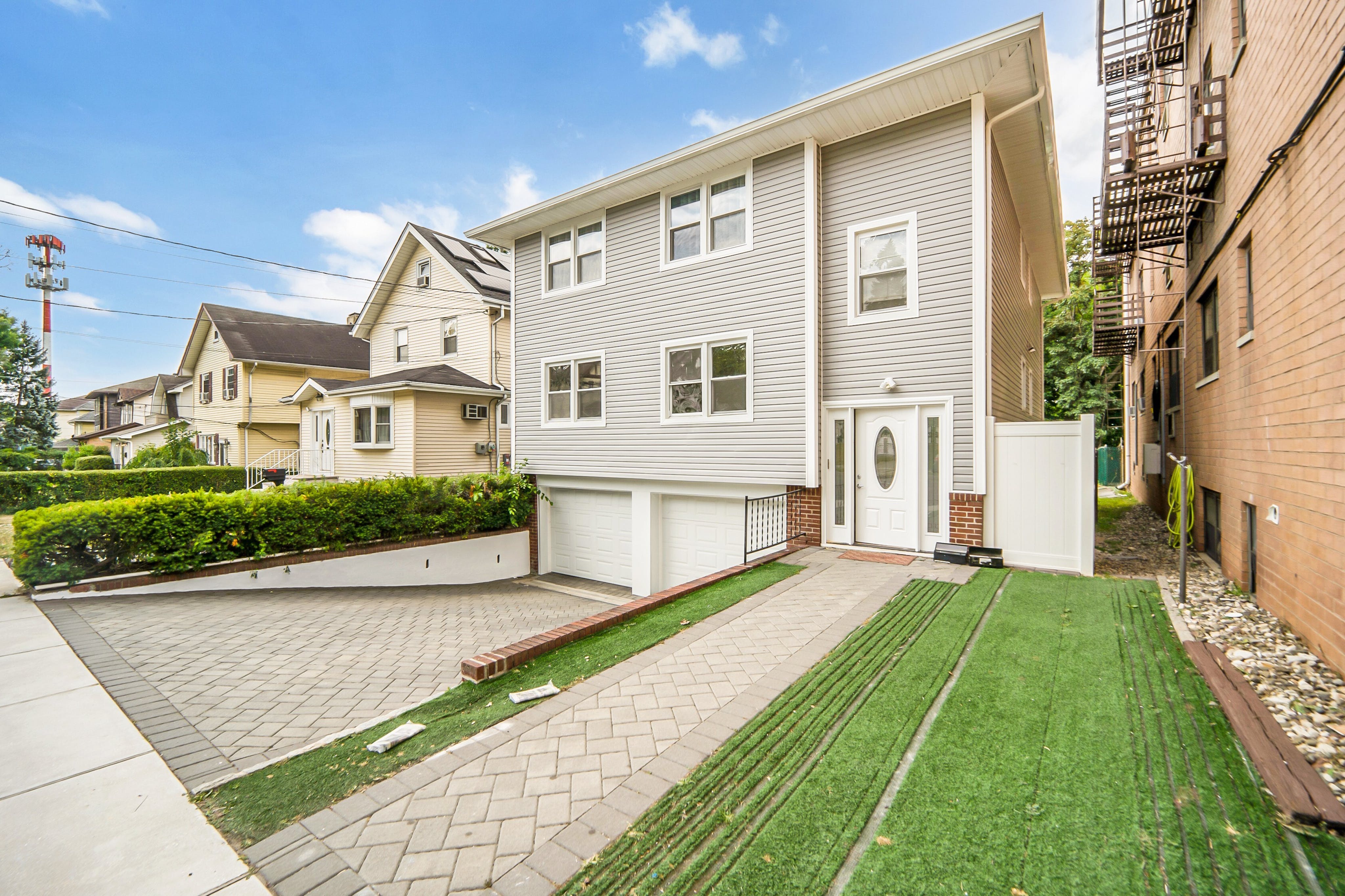 320 Leonia Avenue