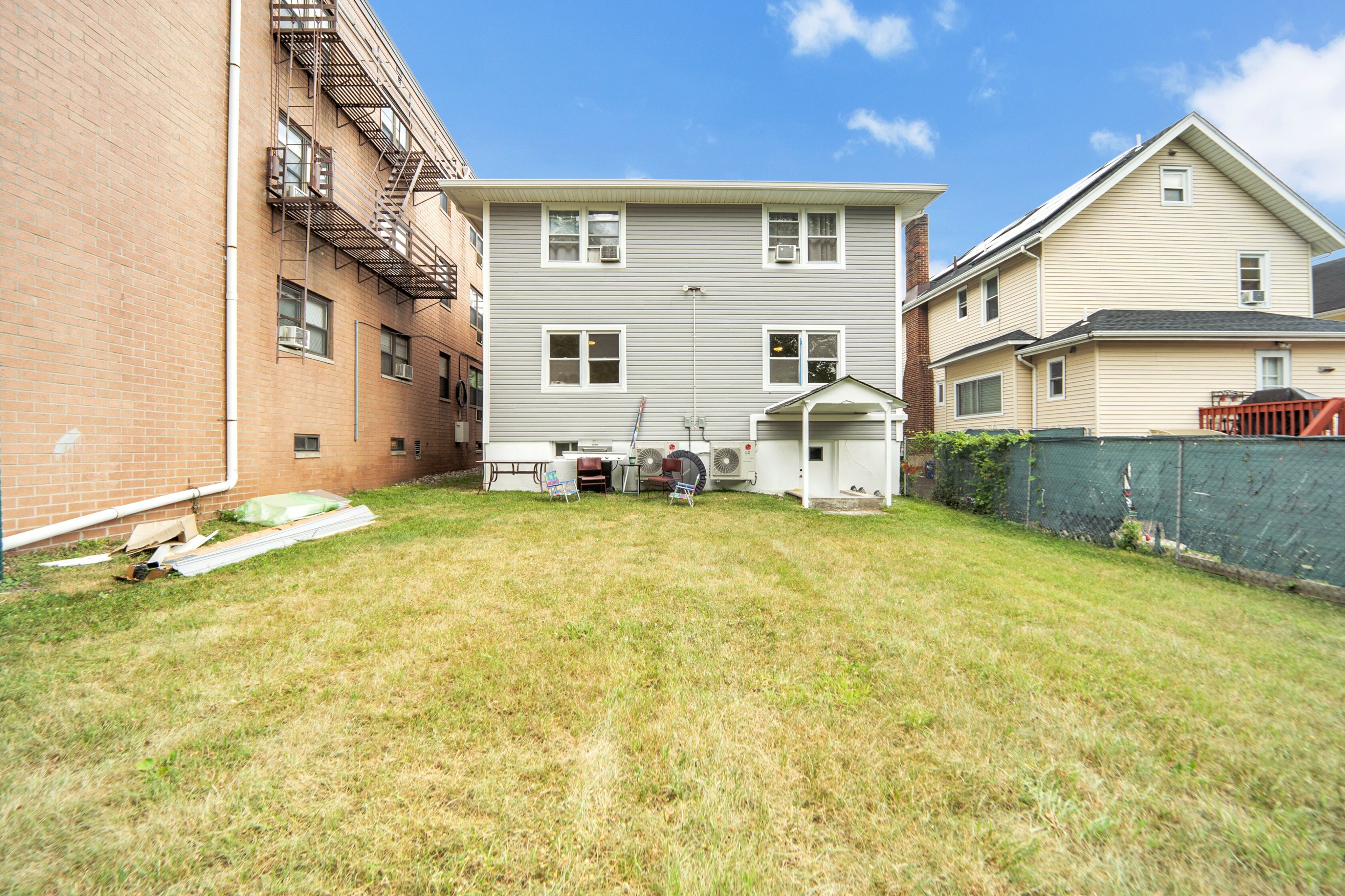 320 Leonia Avenue
