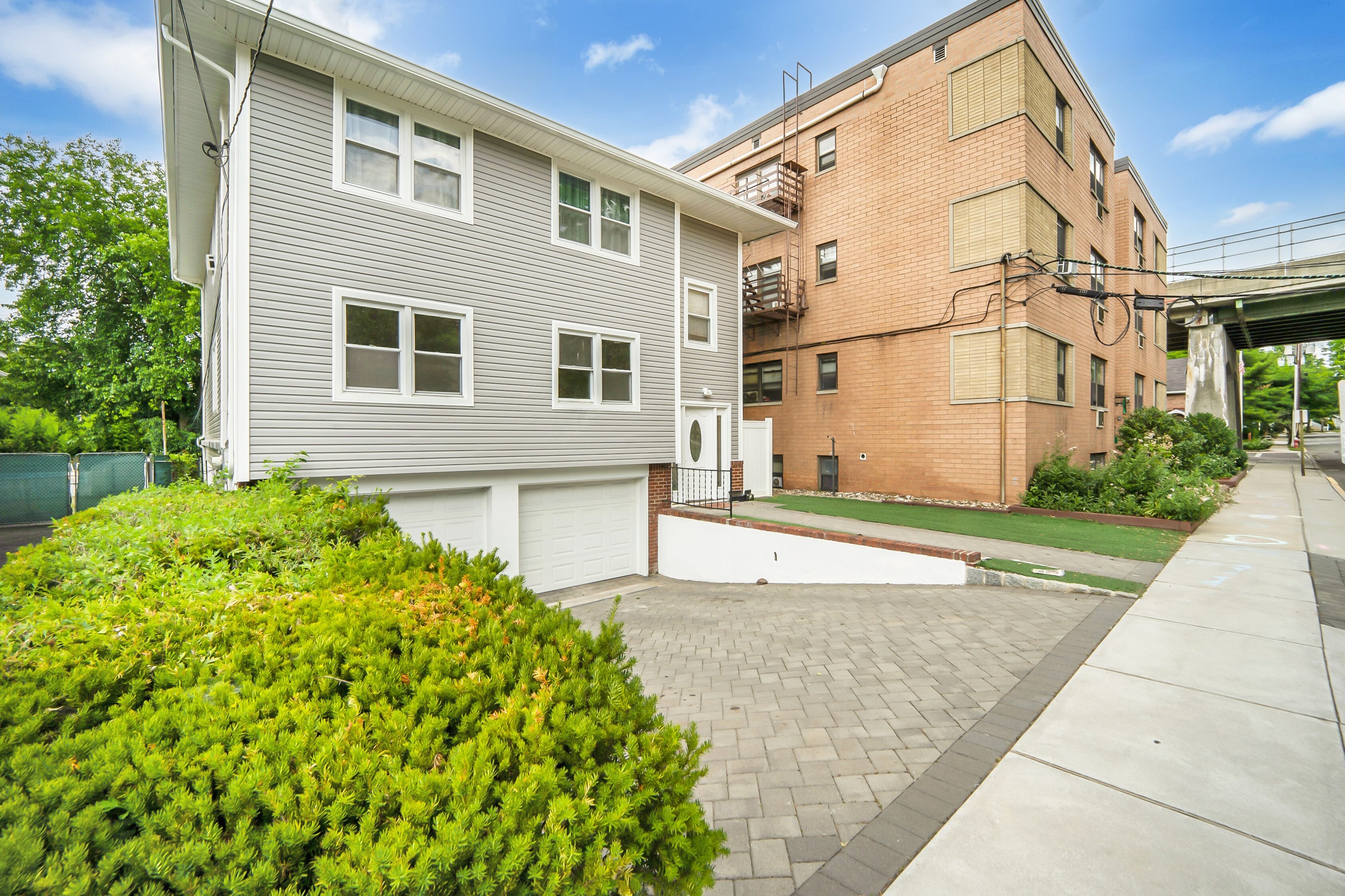 320 Leonia Avenue