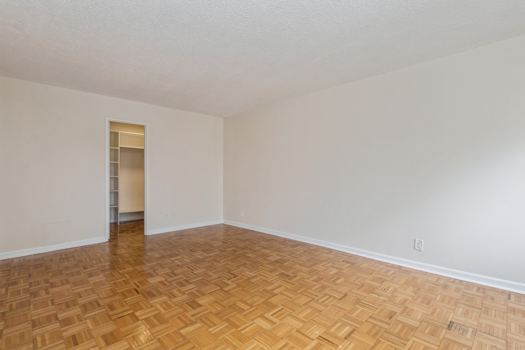 300 Winston Drive, #1907