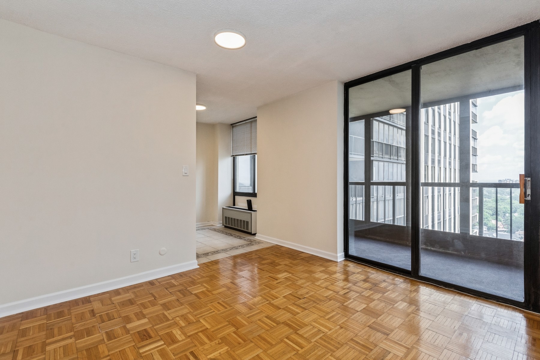 300 Winston Drive, #1907