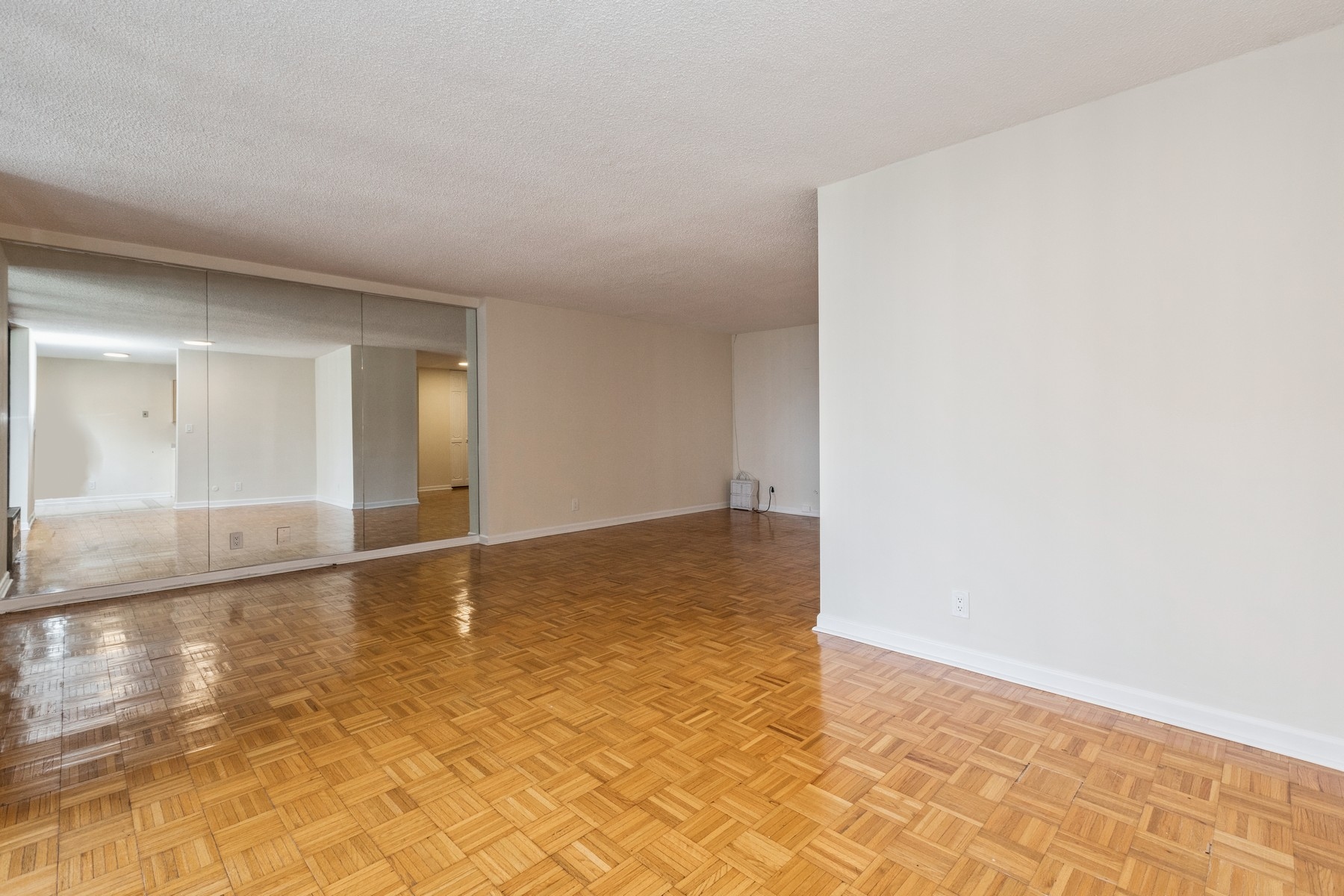 300 Winston Drive, #1907