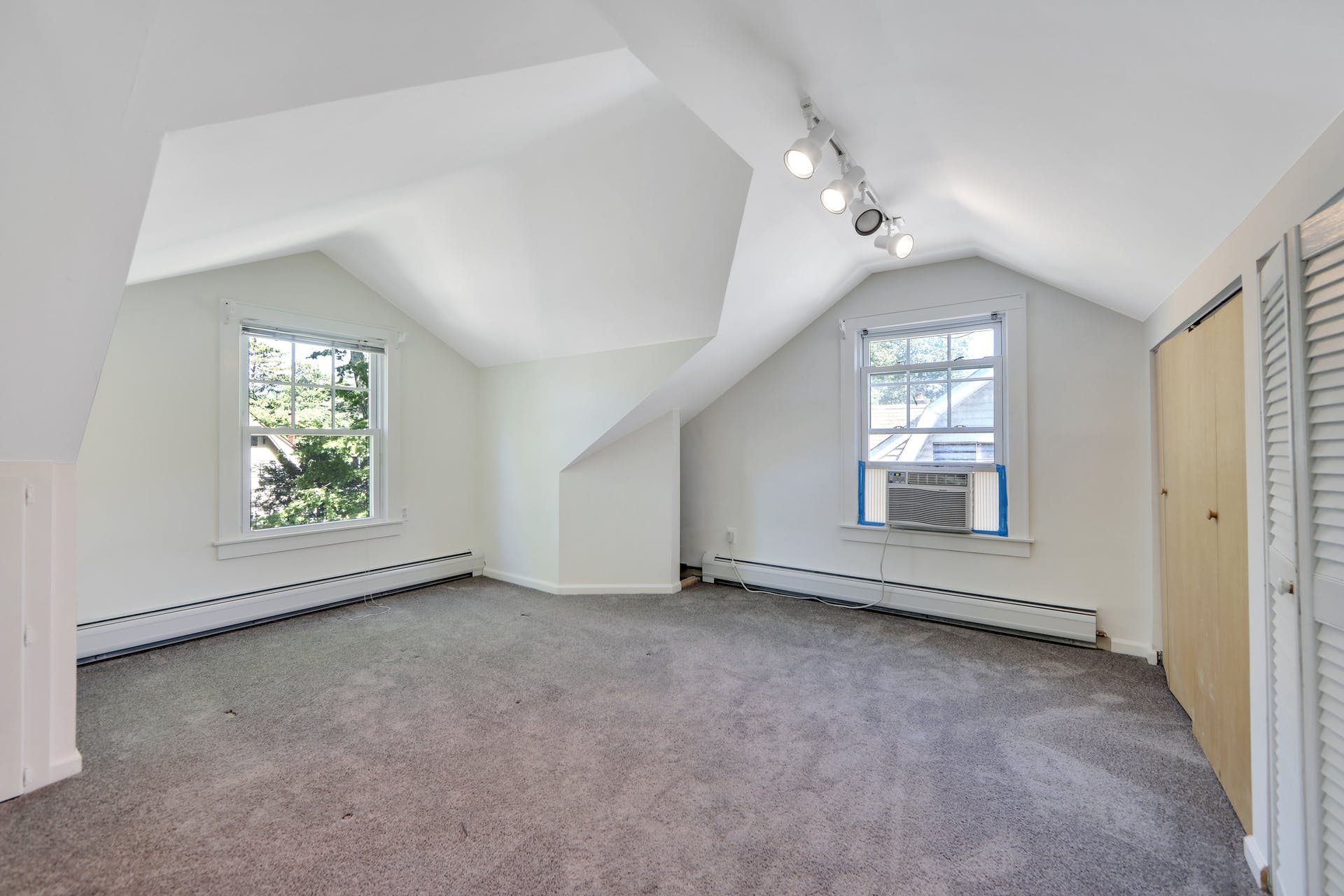 140 Rockwood Place